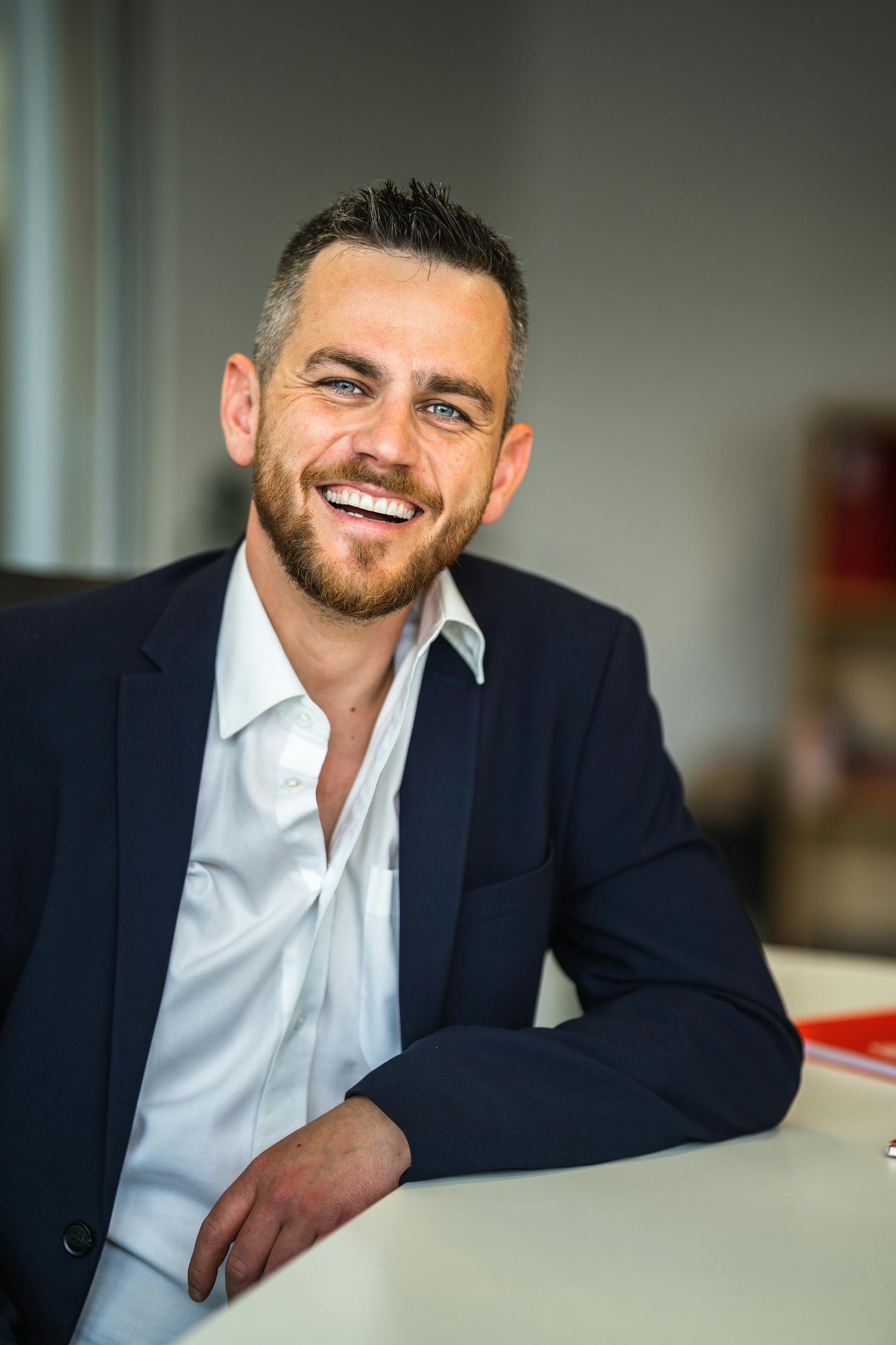 Un hombre feliz | Fuente: Pexels
