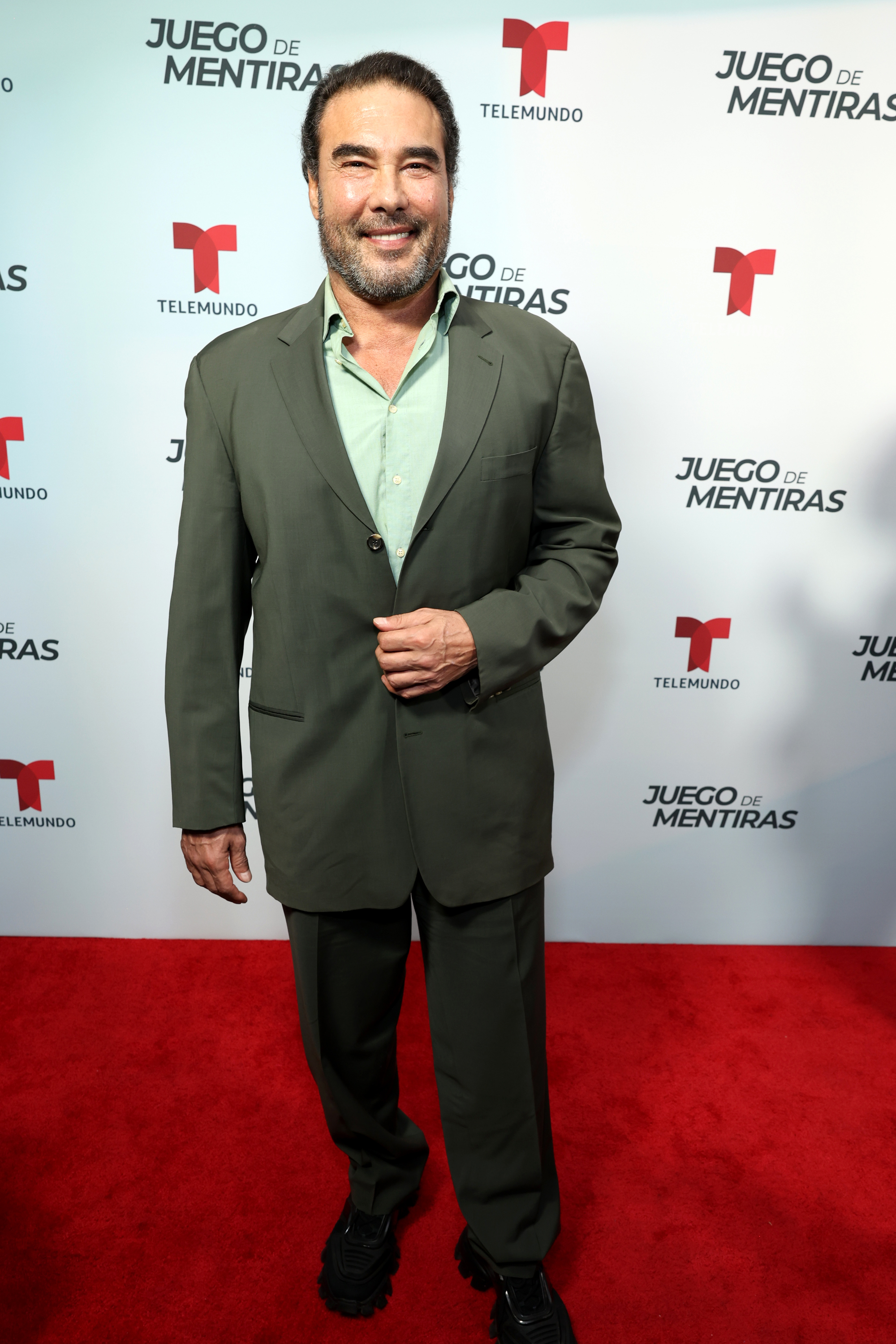 Eduardo Yáñez en el estreno de "Juego de Mentiras" en el Edition Hotel West Hollywood en Los Ángeles, el 28 de febrero de 2023.