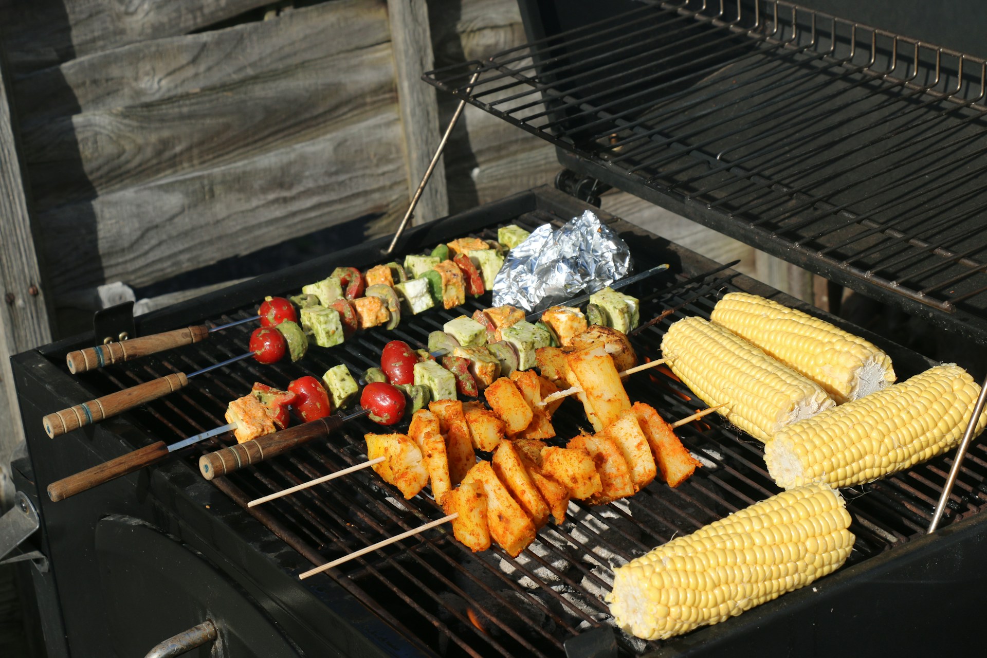 Comida en una parrilla | Fuente: Unsplash