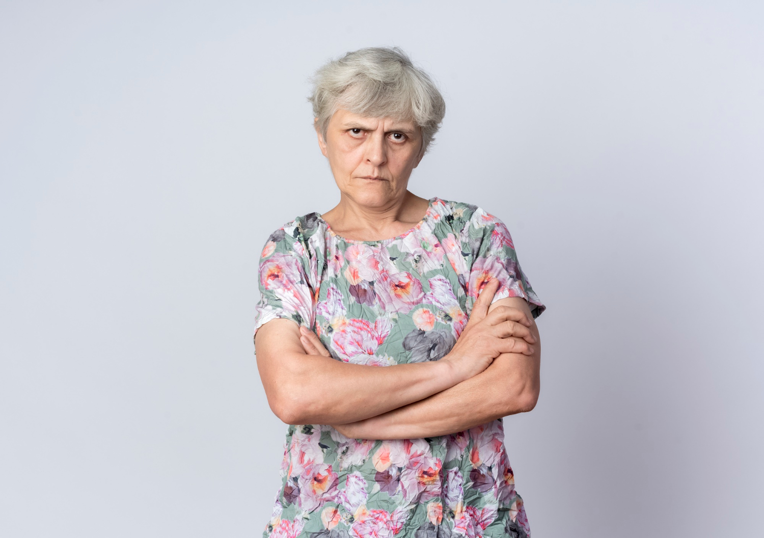 Una mujer mayor furiosa | Fuente: Freepik