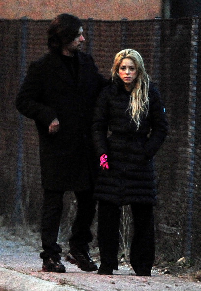 La cantante Shakira y Antonio de la Rúa fueron vistos el 25 de noviembre de 2010 en Barcelona, España | Fuente: Getty Images