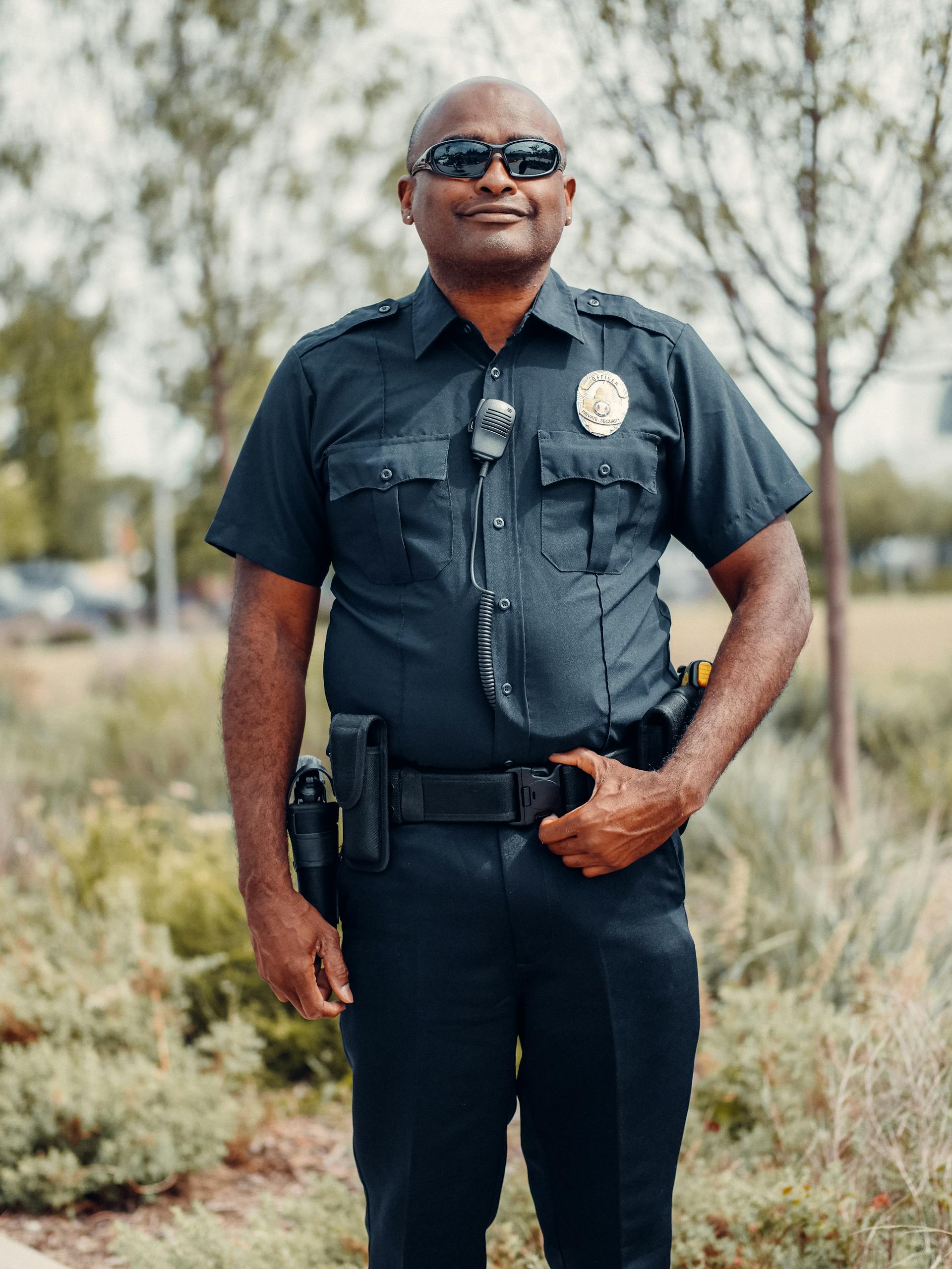 Un hombre policía | Fuente: Pexels