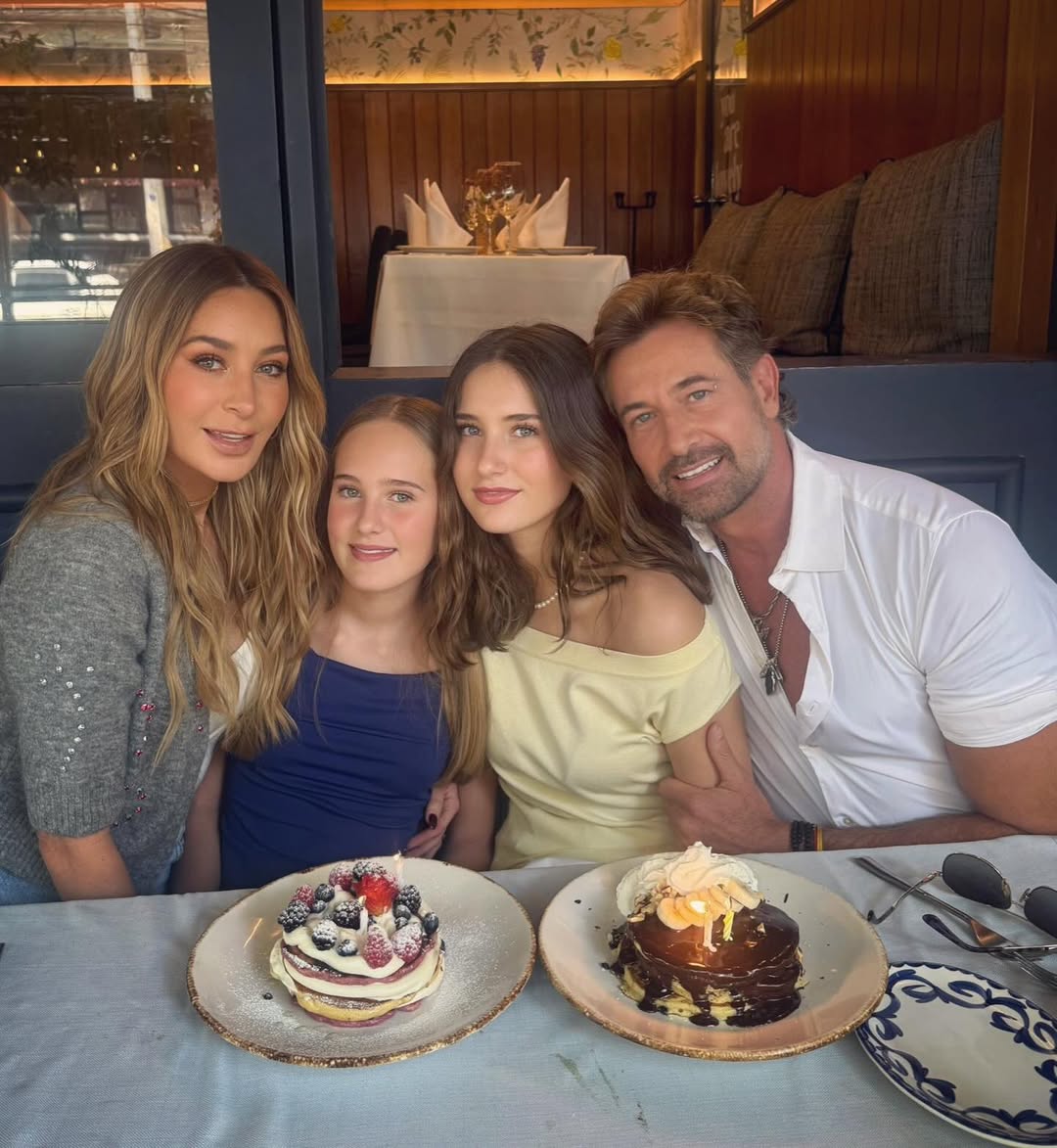 Geraldine Bazán, Alexa Miranda, Elissa Marie y Gabriel Soto en la celebración del cumpleaños de las adolescentes | Fuente: Instagram/gabrielsoto