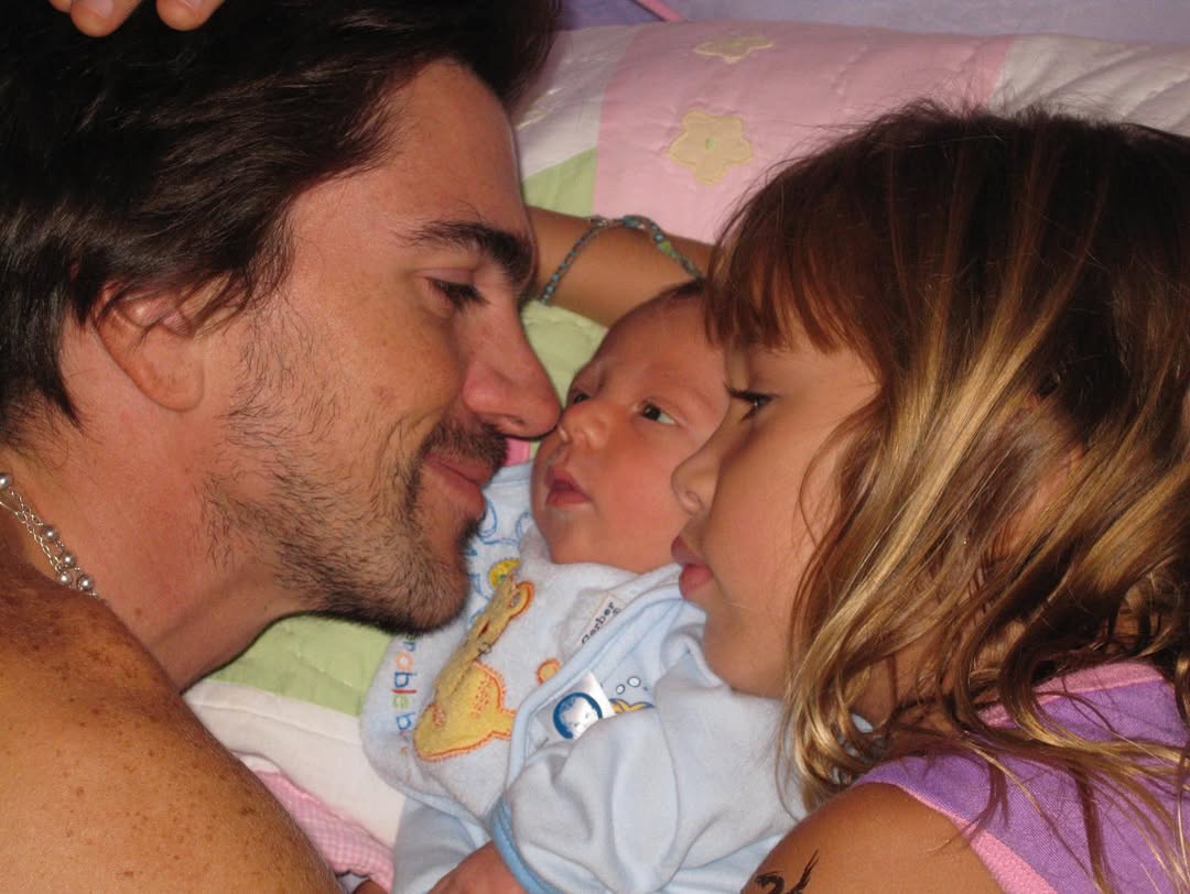 Juanes junto a sus hijos | Fuente: Instagram/juanes