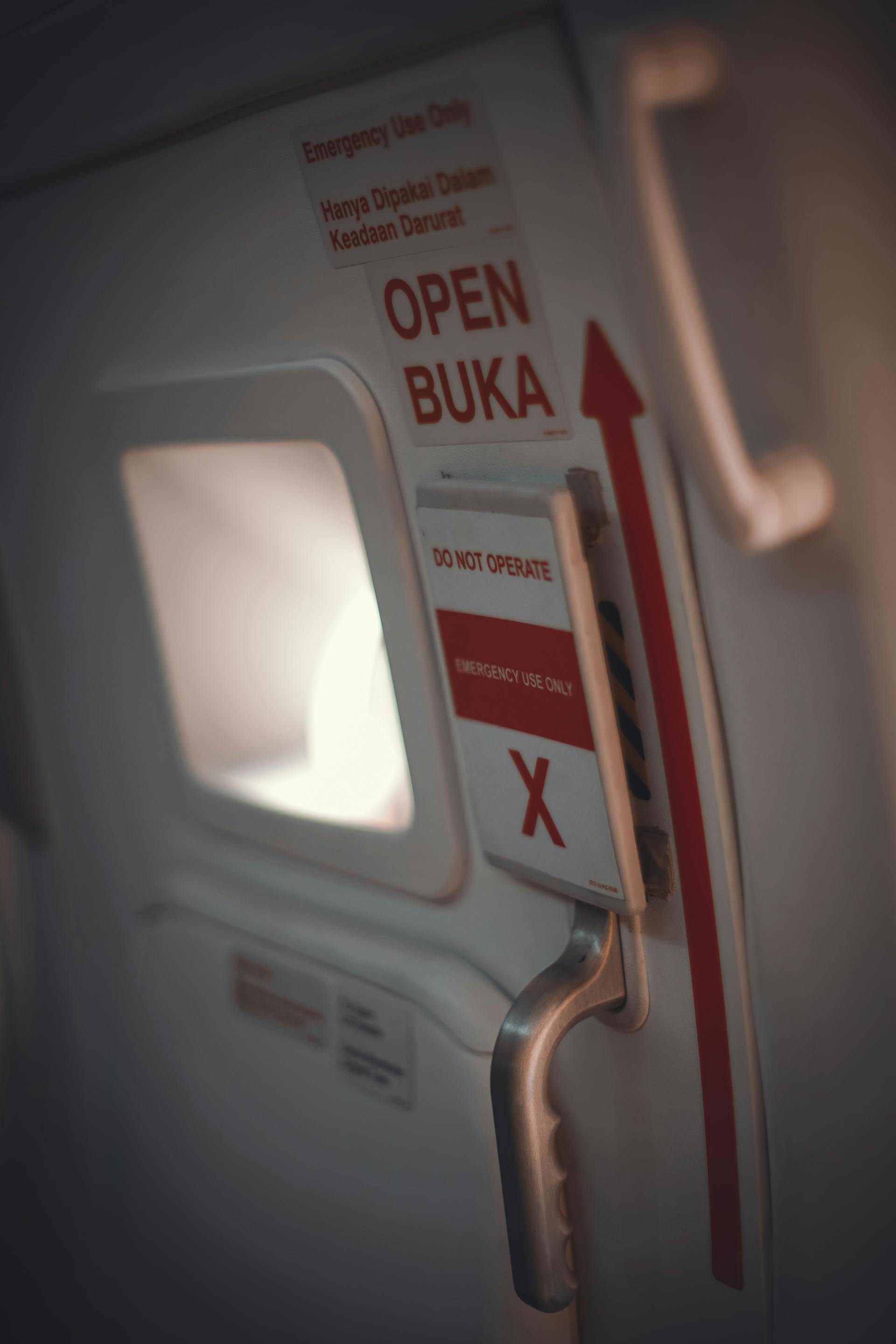 La puerta de un avión | Fuente: Pexels