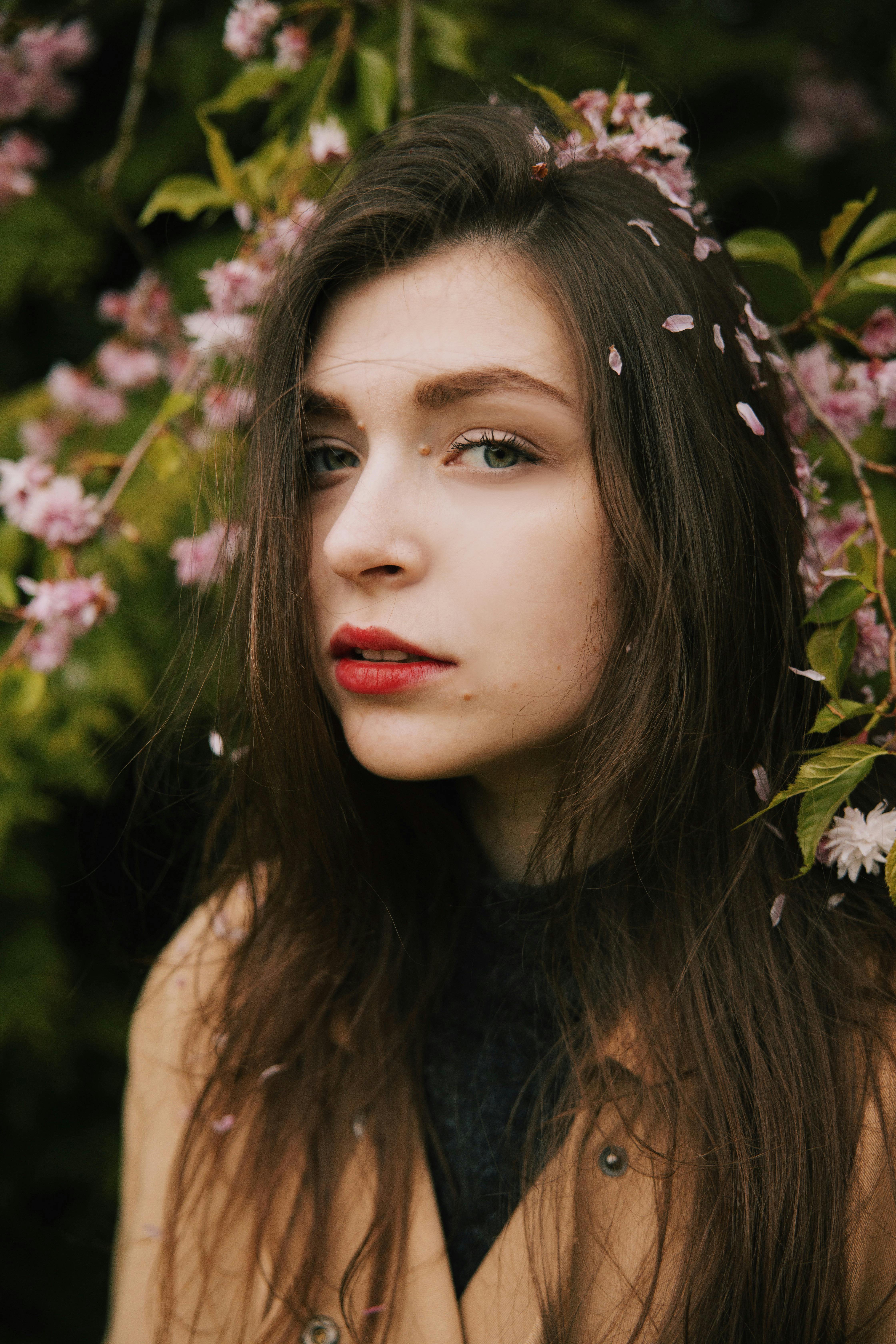 Una mujer en el exterior | Fuente: Pexels