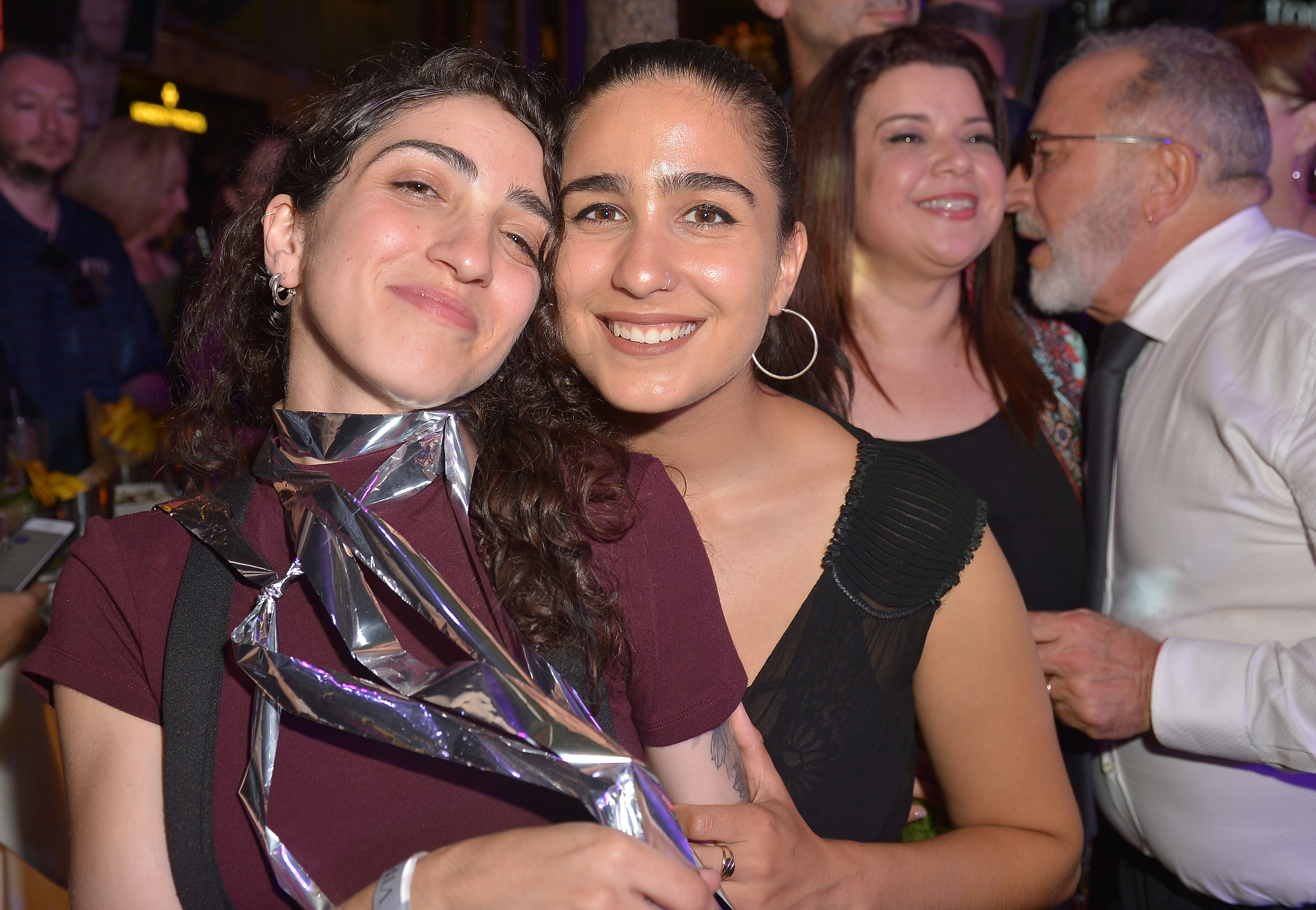 Emily Estefan y Geremy Hernández asistieron a la Serie de Presentaciones del Distrito de Diseño de Miami en el Palm Court del Distrito de Diseño de Miami el 12 de abril de 2019 en Miami, Florida. | Fuente: Getty Images