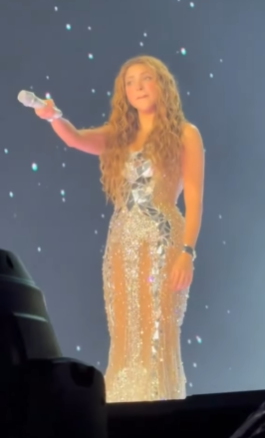 Shakira sobre el escenario en Querétaro | Fuente: X/decidiprenderme