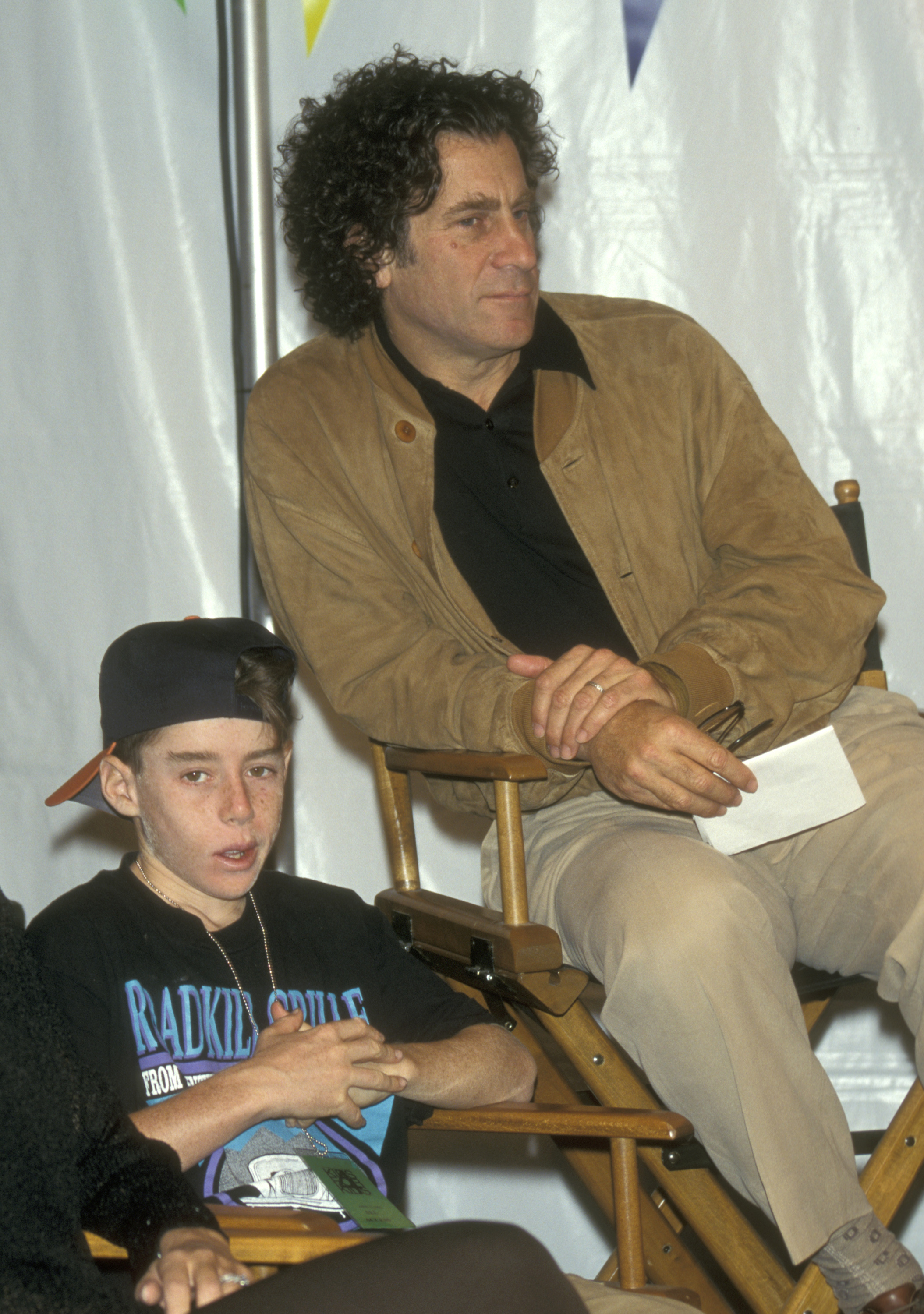 Paul Michael Glaser y Jake Glaser asisten al quinto carnaval anual de celebridades "Kids for Kids" en beneficio de la Fundación Elizabeth Glaser contra el SIDA Pediátrico el 13 de abril de 1997 en Industria Superstudio, Nueva York | Fuente: Getty Images.