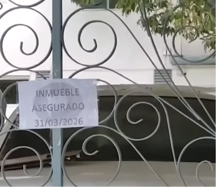 Imagen de la clínica donde se administró el suero vitamínico que habría causado el fallecimiento de 6 personas | Fuente: YouTube/elheraldodemexico