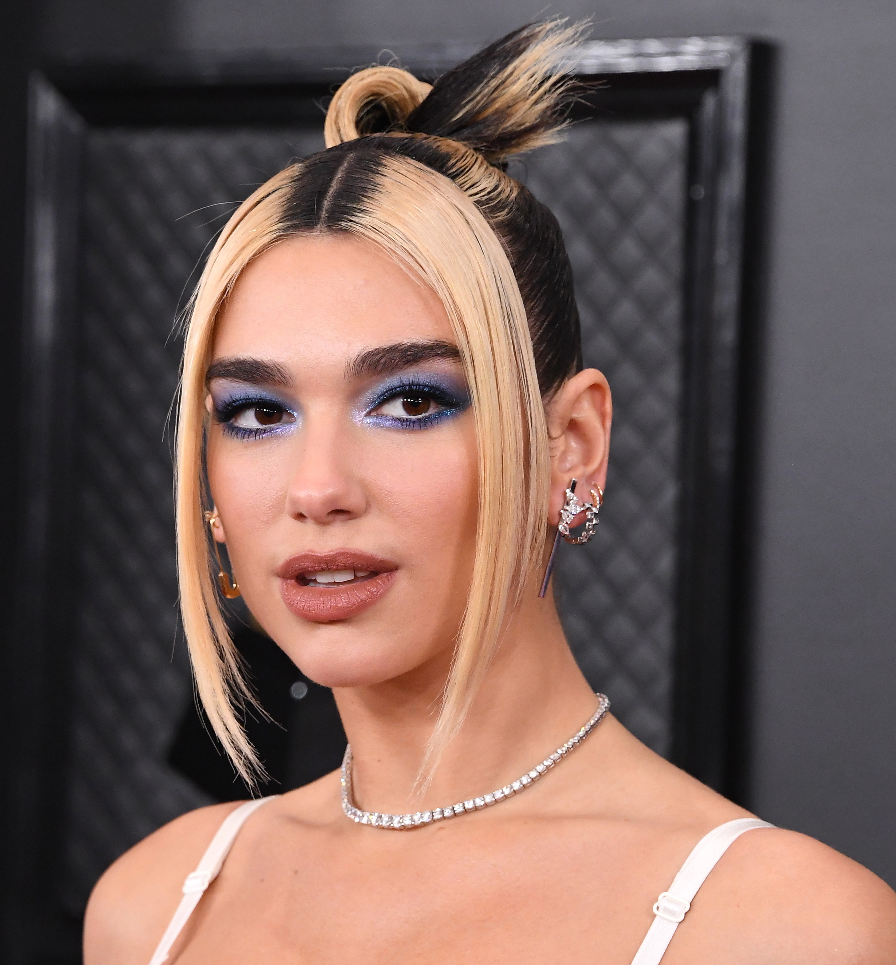 Dua Lipa en la 62ª edición de los Premios Grammy en el Staples Center el 26 de enero de 2020, en Los Ángeles, California. | Fuente: Getty Images