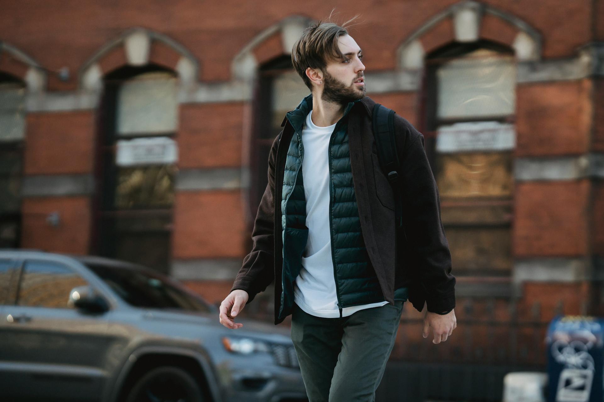 Un hombre alejándose | Fuente: Pexels