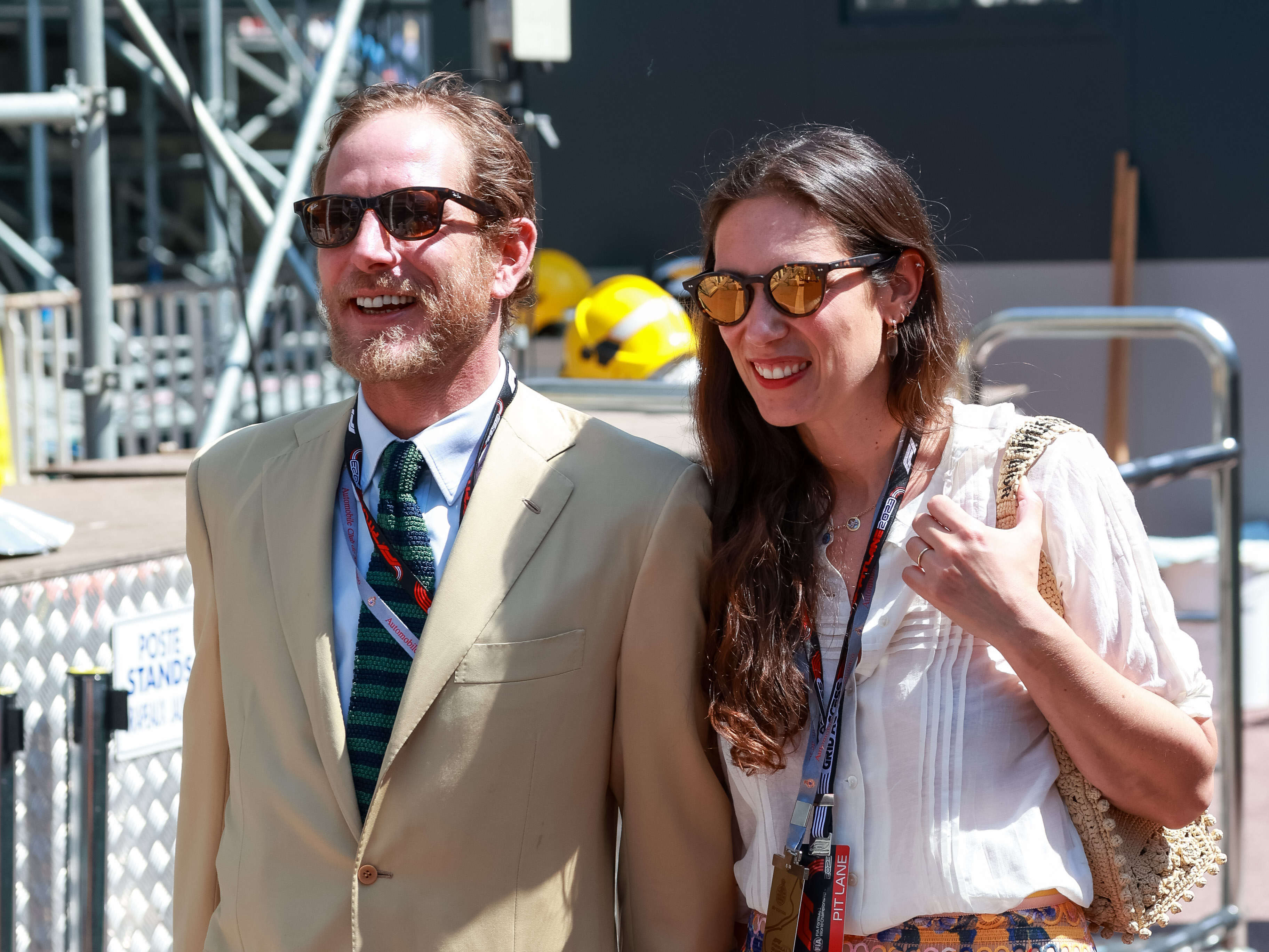 Andrea Casiraghi y Tatiana Santo Domingo asisten a la sesión de clasificación del Gran Premio de Mónaco de Fórmula 1 en el Circuito de Mónaco el 27 de mayo de 2023 en Montecarlo, Mónaco. | Fuente: Getty Images