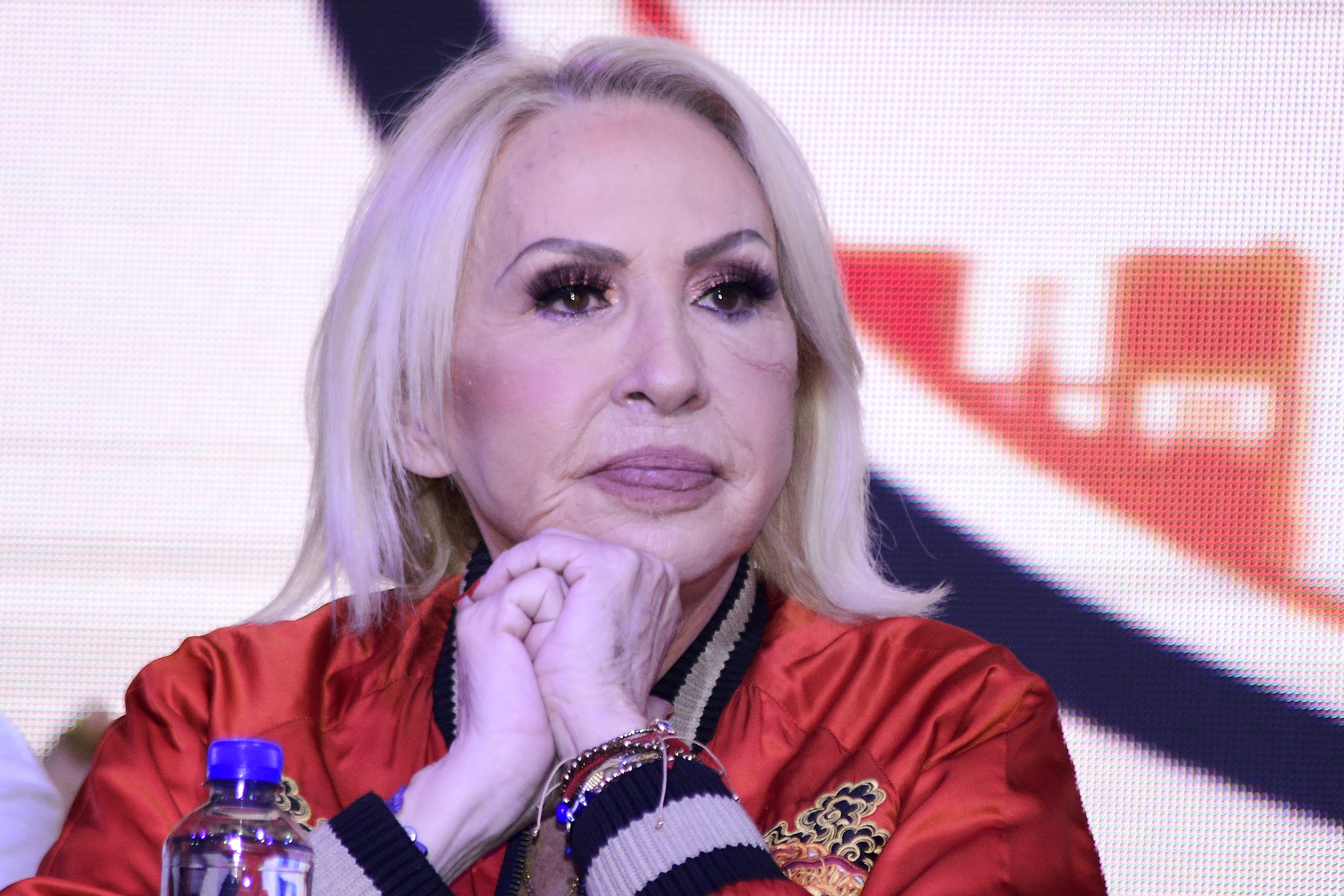 Laura Bozzo asiste a la conferencia de prensa del Desfile del Orgullo 2023 en el Salón Las Tertulias el 17 de mayo de 2023 en la Ciudad de México. | Fuente: Getty Images