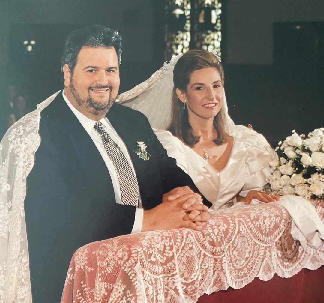 Raúl de Molina y su esposa Mily durante su boda | Fuente: Instagram/rauldemolina