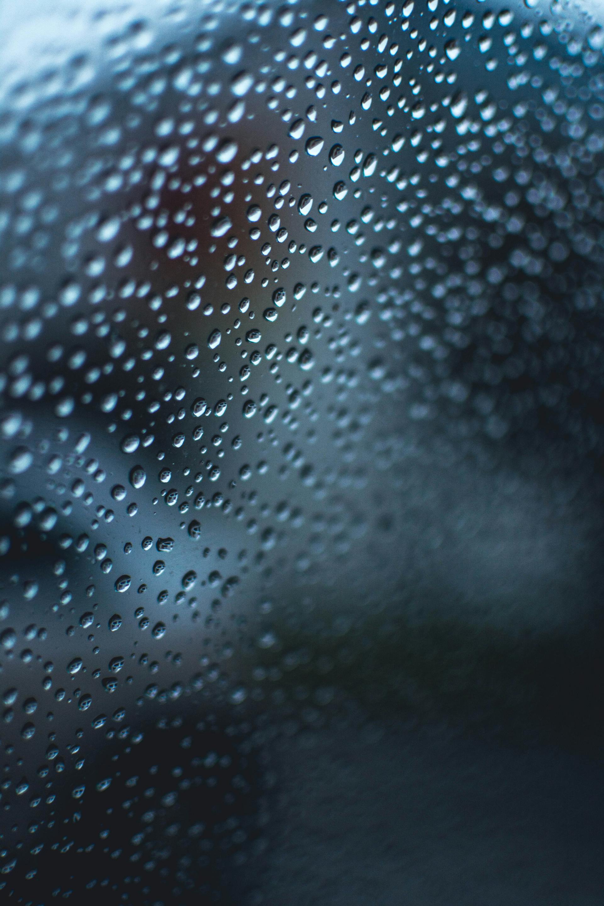 Gotas de lluvia en una ventana | Fuente: Pexels