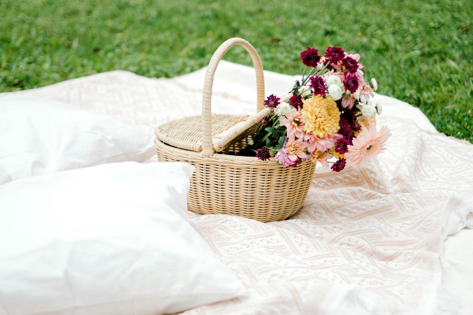 Una cesta de picnic | Fuente: Pexels
