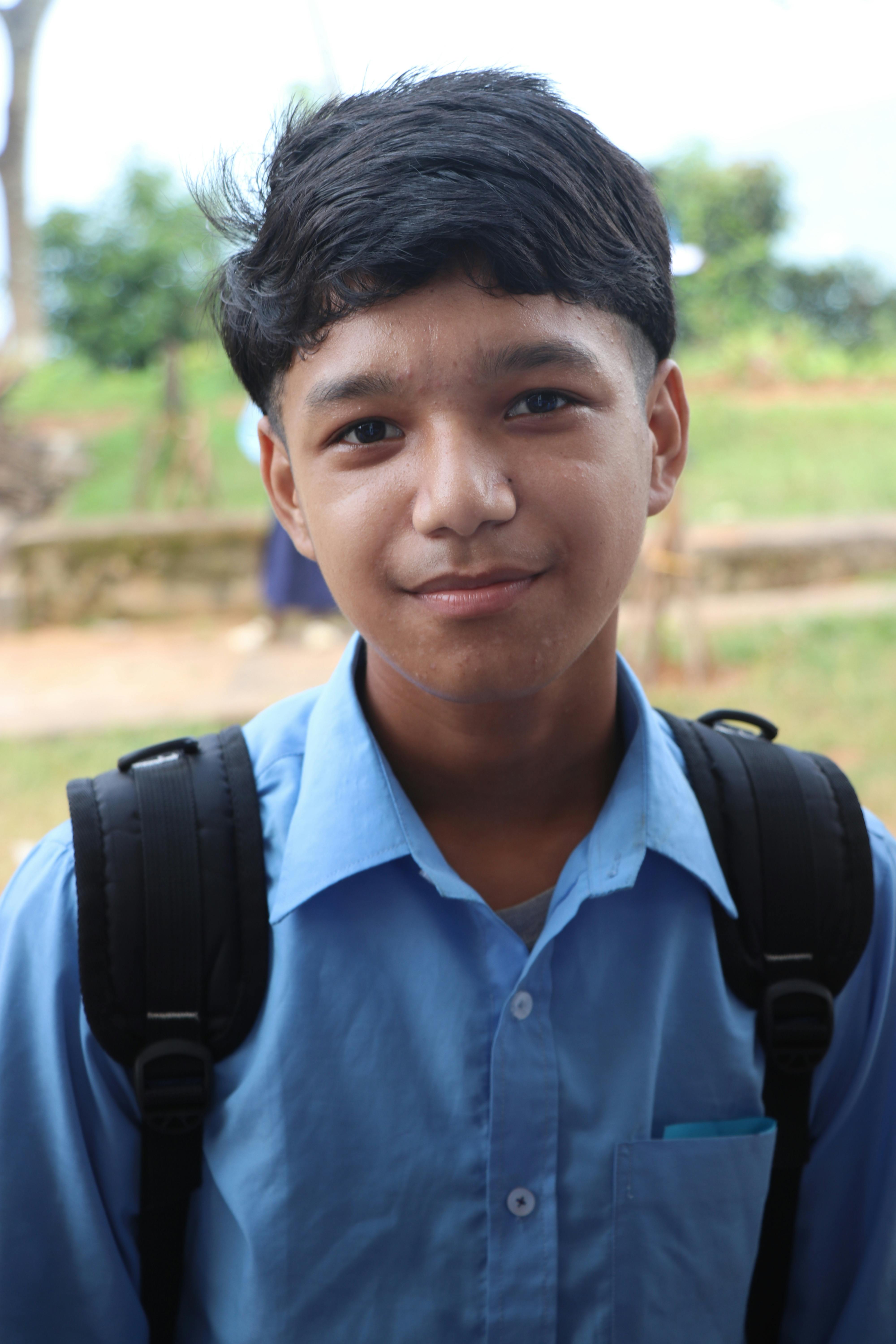 Un niño con una mochila | Fuente: Pexels