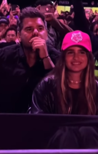 Antonio de la Rúa estuvo presente junto a su hija en el concierto de Shakira en México. | Fuente: Instagram/Revista Vea.