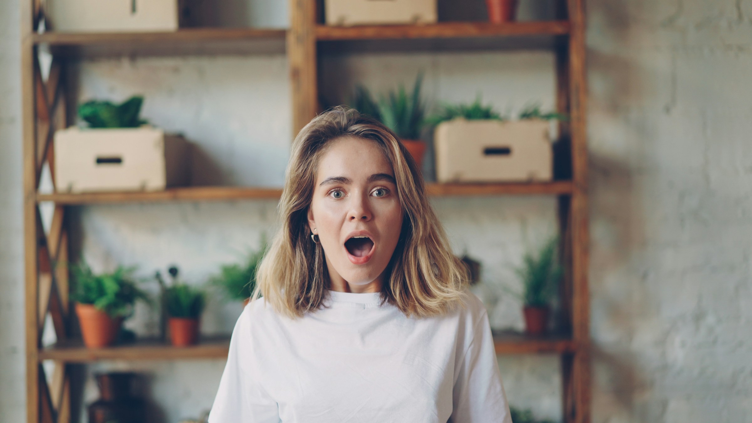 Una mujer conmocionada | Fuente: Unsplash