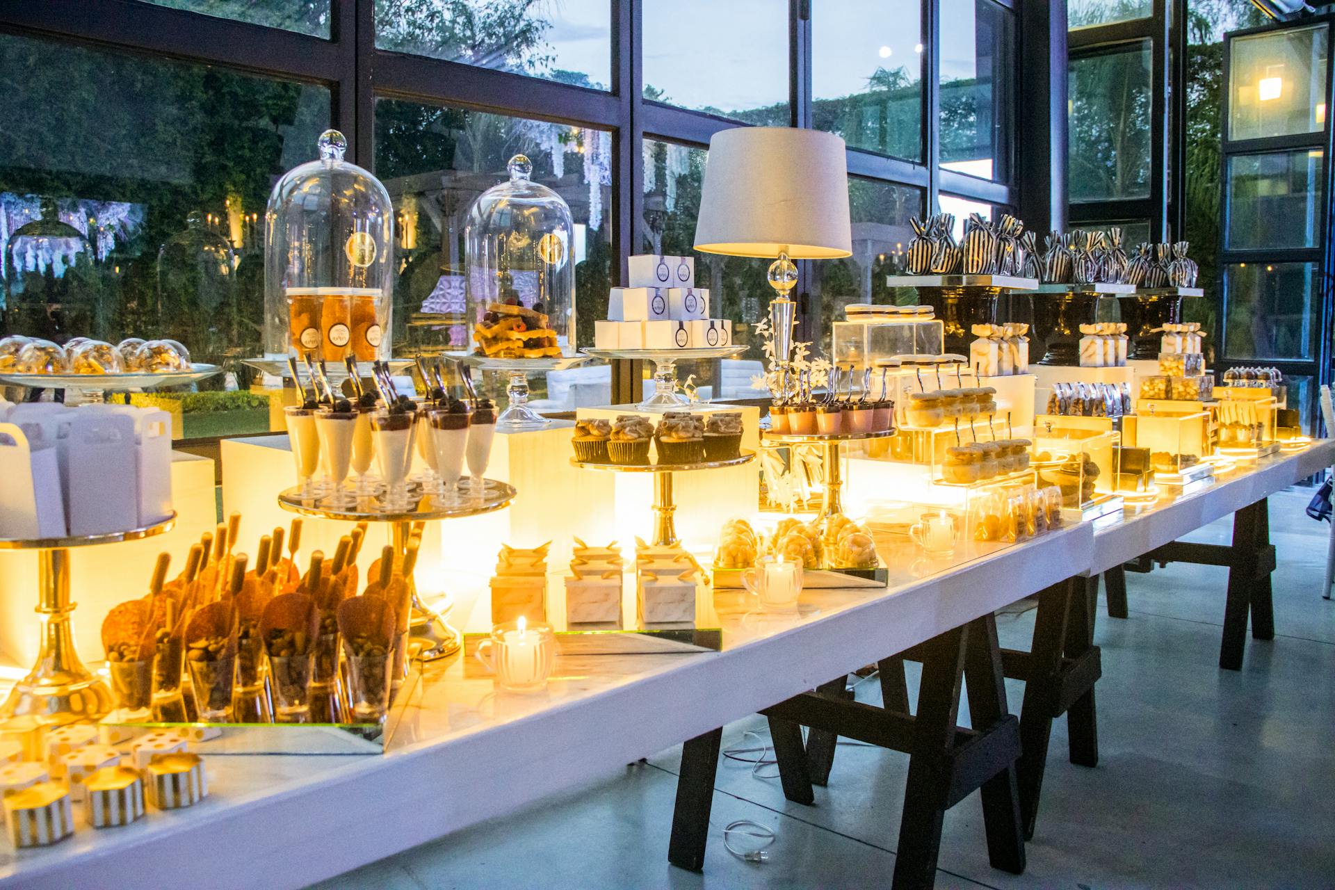 Un buffet de postres | Fuente: Pexels