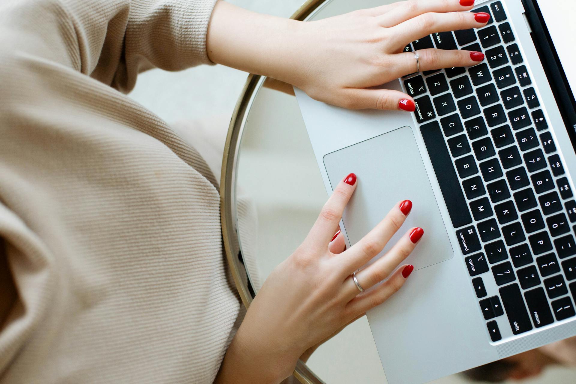 Una mujer trabajando | Fuente: Pexels