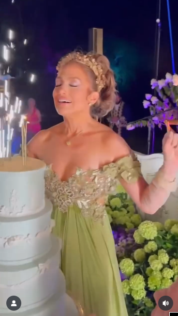 El cumpleaños de 55 de JLo con temática Bridgerton. | Foto: instagram.com/voici