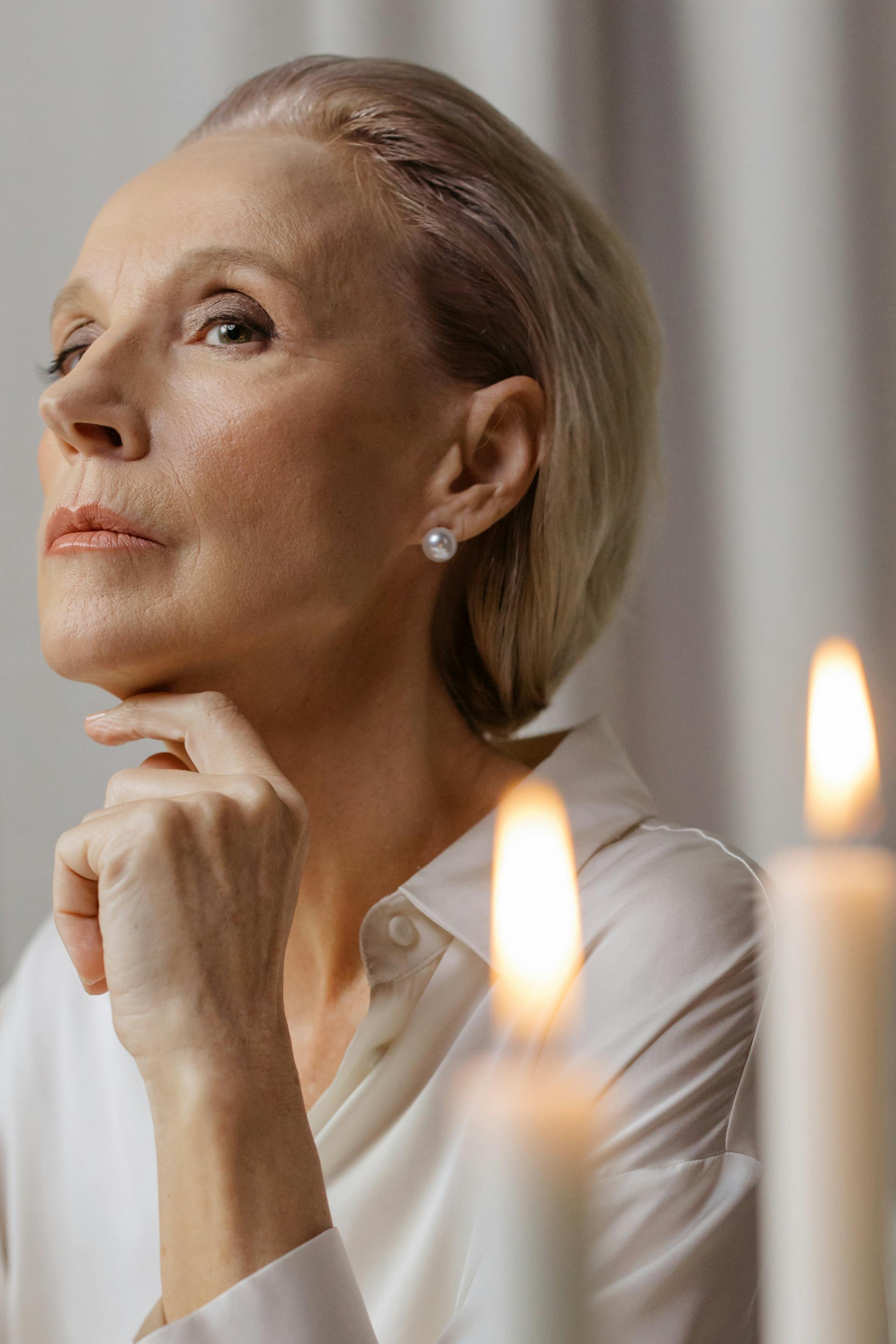 Una anciana con cara de disgusto | Fuente: Pexels