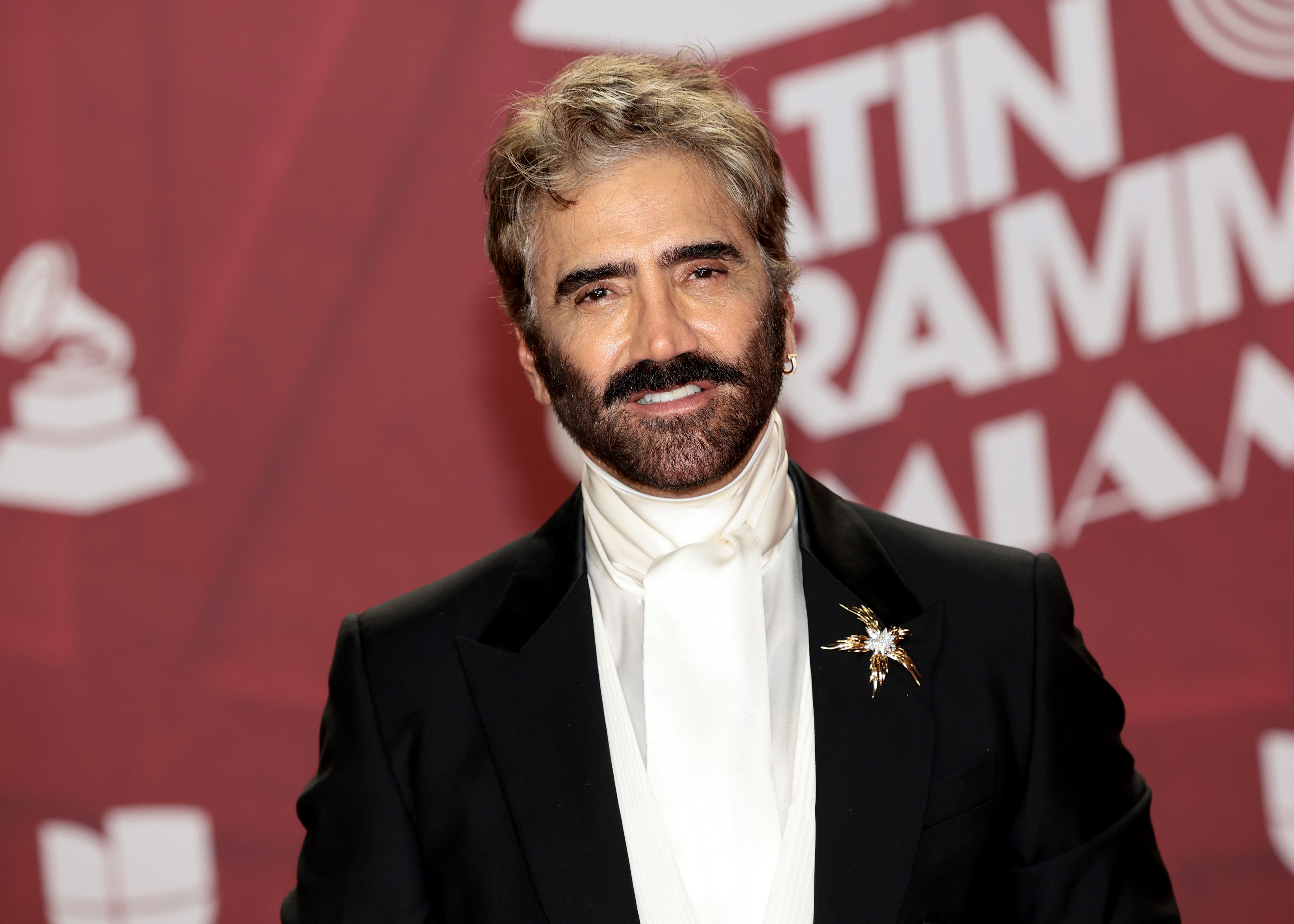 Alejandro Fernández asiste a la 25ª Entrega del Latin GRAMMY en el Kaseya Center el 14 de noviembre de 2024 en Miami, Florida. | Fuente: Getty Images