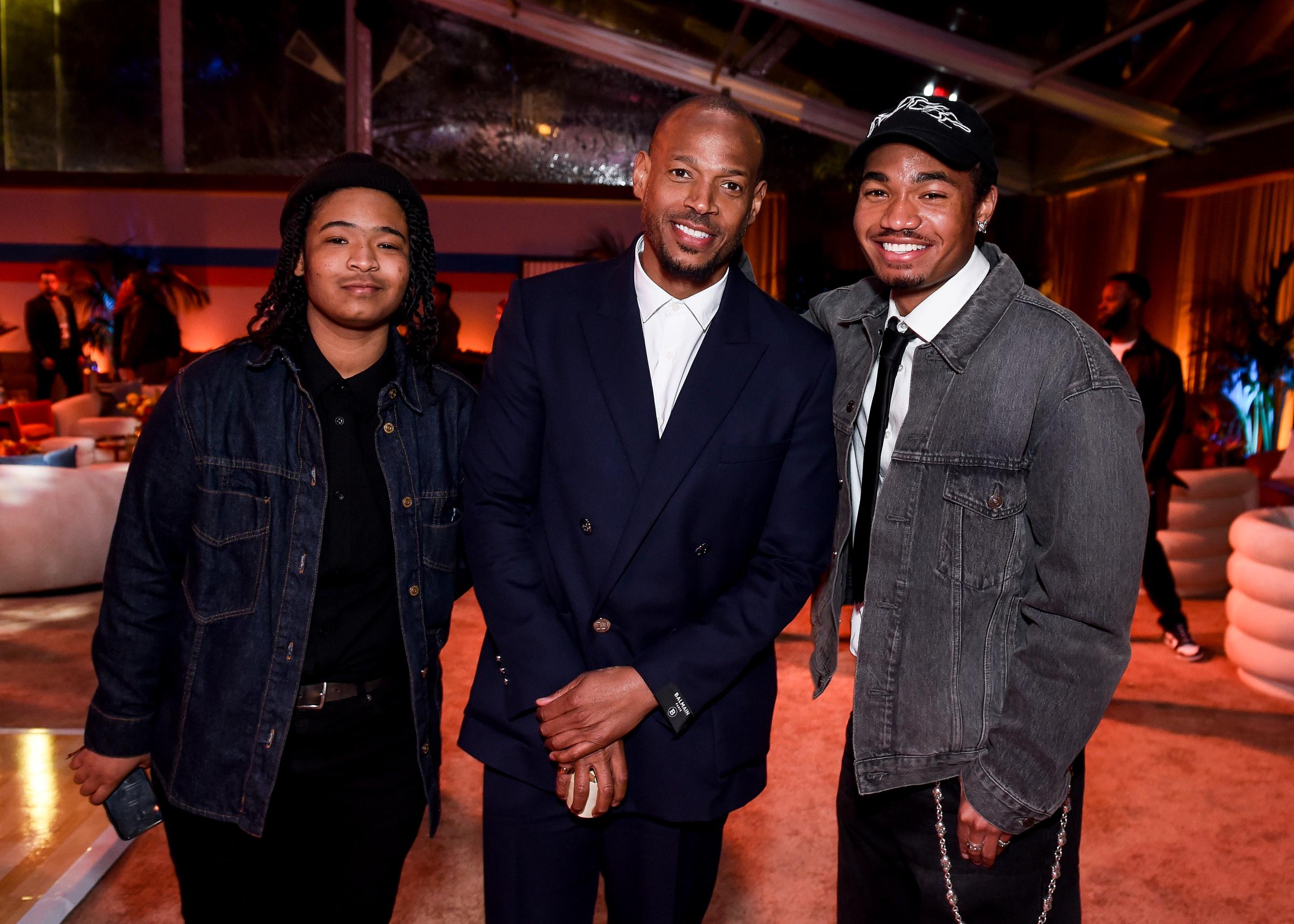 Kai, Marlon y Shawn Wayans en el estreno mundial de "AIR" en el Regency Village Theatre el 27 de marzo de 2023 | Fuente: Getty Images