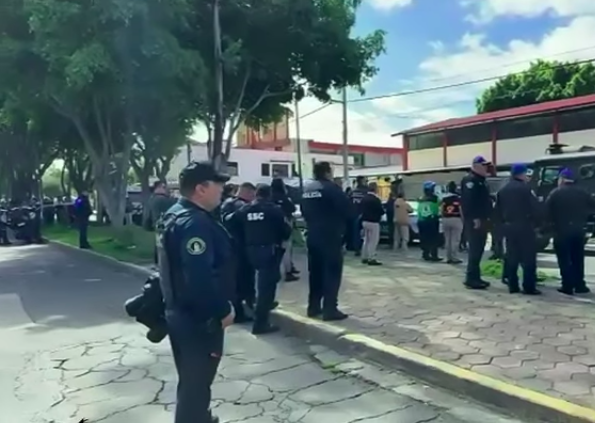 El operativo policial. | Foto: YouTube/Grupo Fórmula