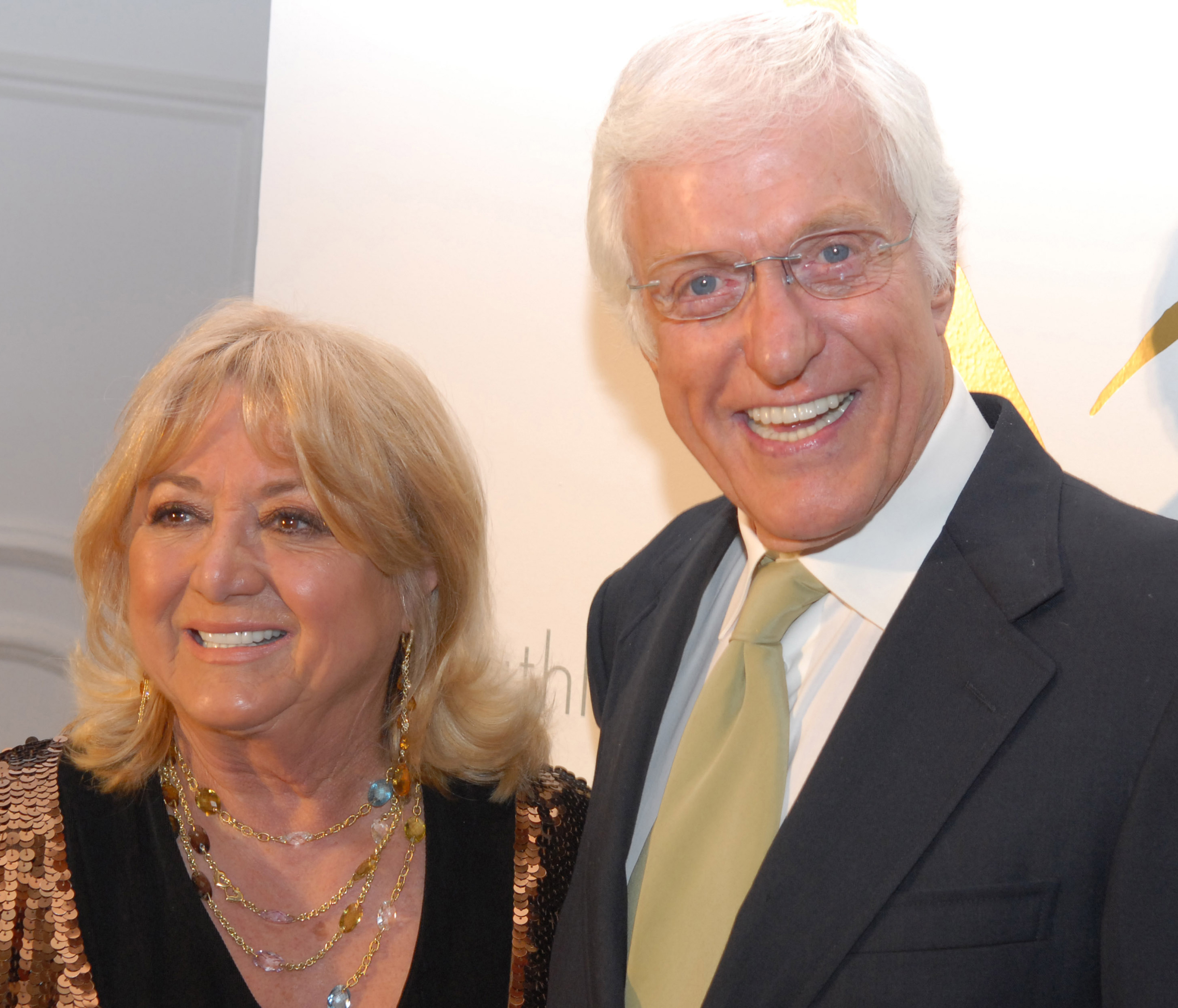 Michelle Triola y Dick Van Dyke durante los Premios Golden Heart 2007 en honor a Mary Murphy. | Fuente: Getty Images