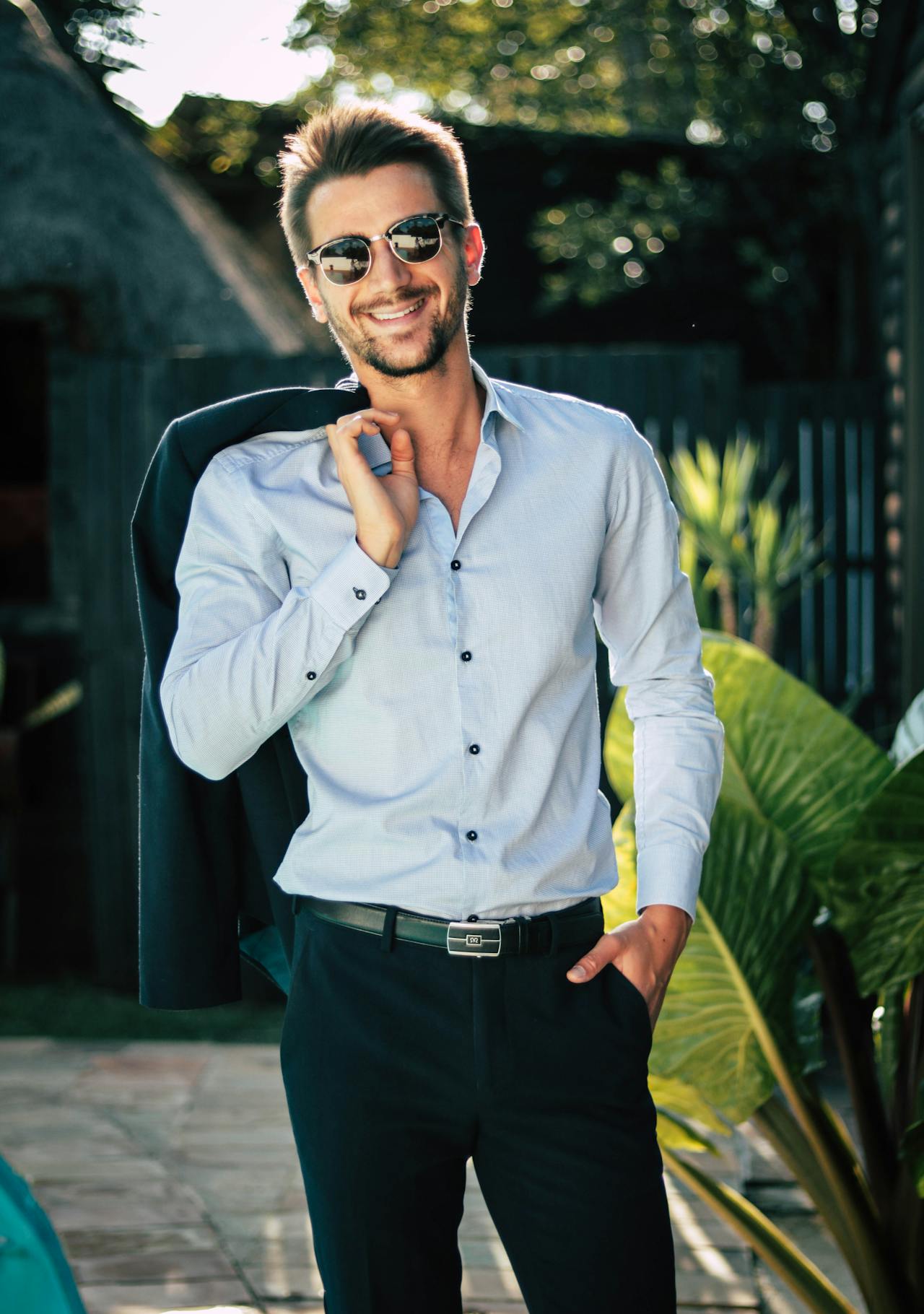 Un hombre sonriendo | Fuente: Pexels