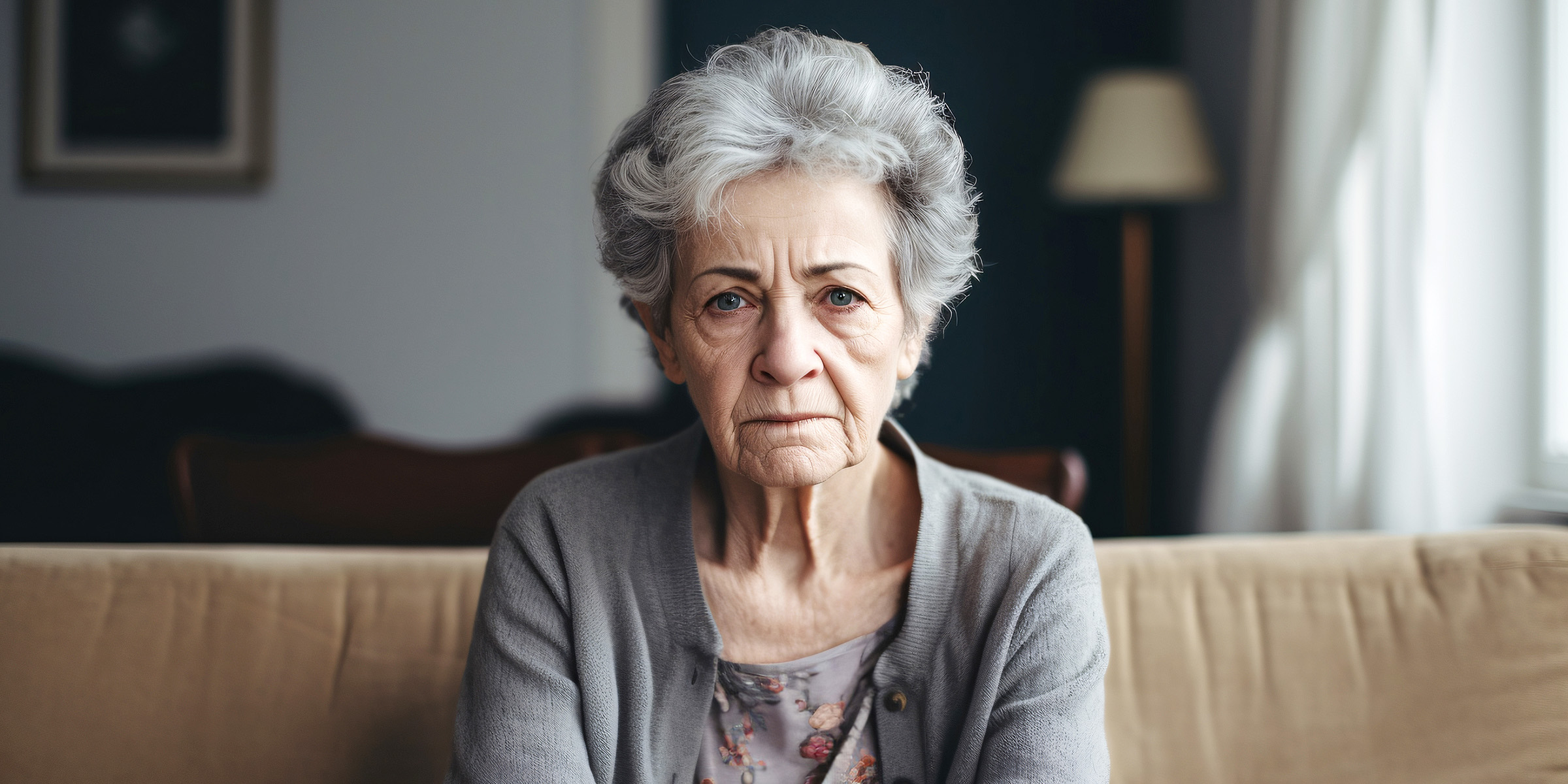 Una mujer mayor disgustada | Fuente: Freepik