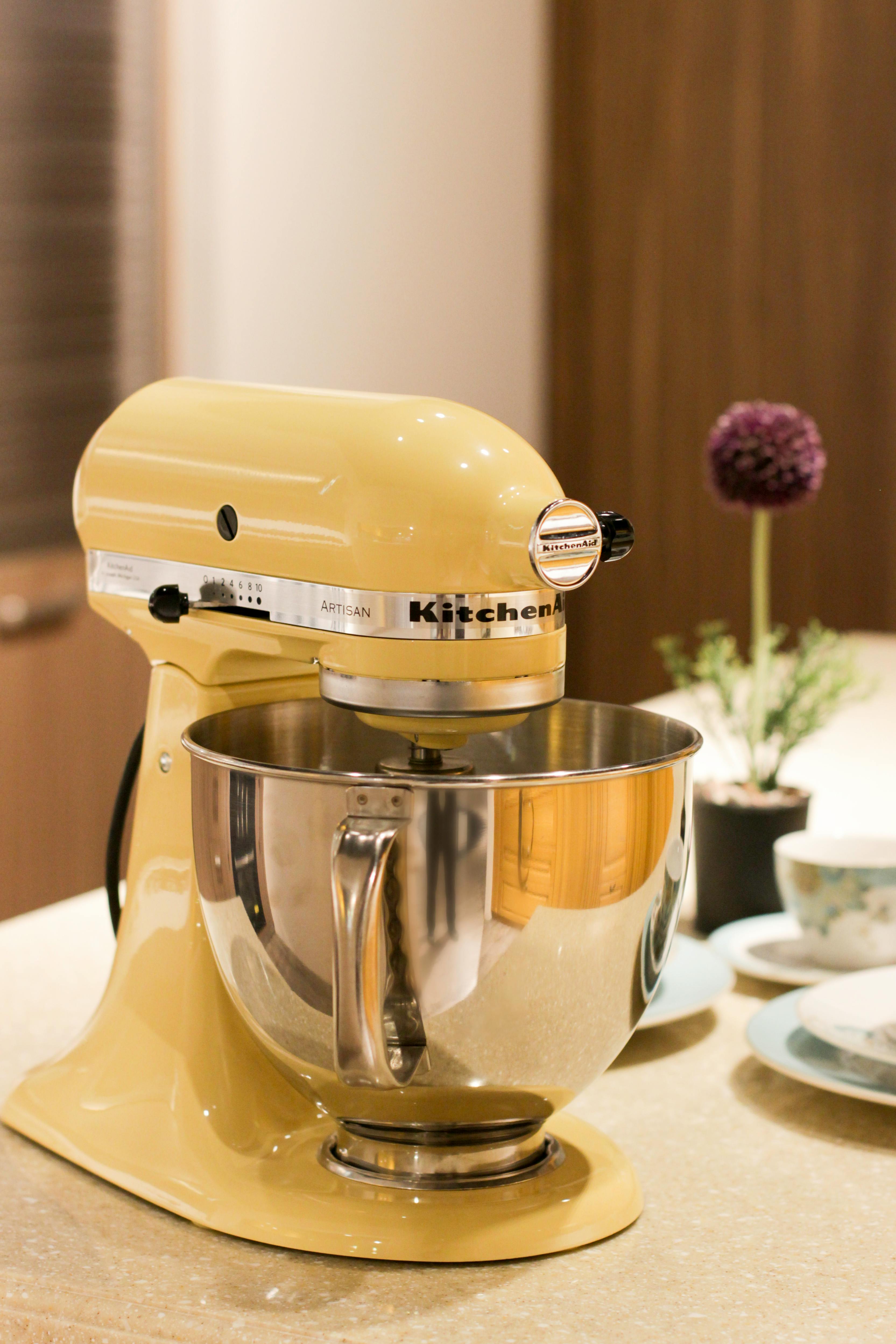 Una batidora sobre la encimera de una cocina | Fuente: Pexels