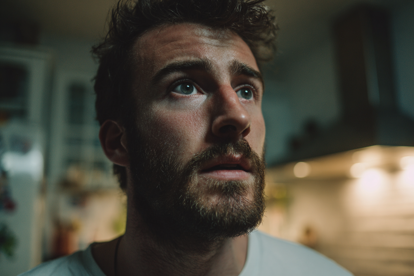 Primer plano de la cara de un hombre | Fuente: Midjourney