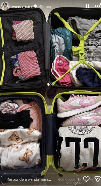 Wanda Nara compartió una imagen de las maletas con ropa de sus hijas | Fuente: Instagram Stories/wanda_nara