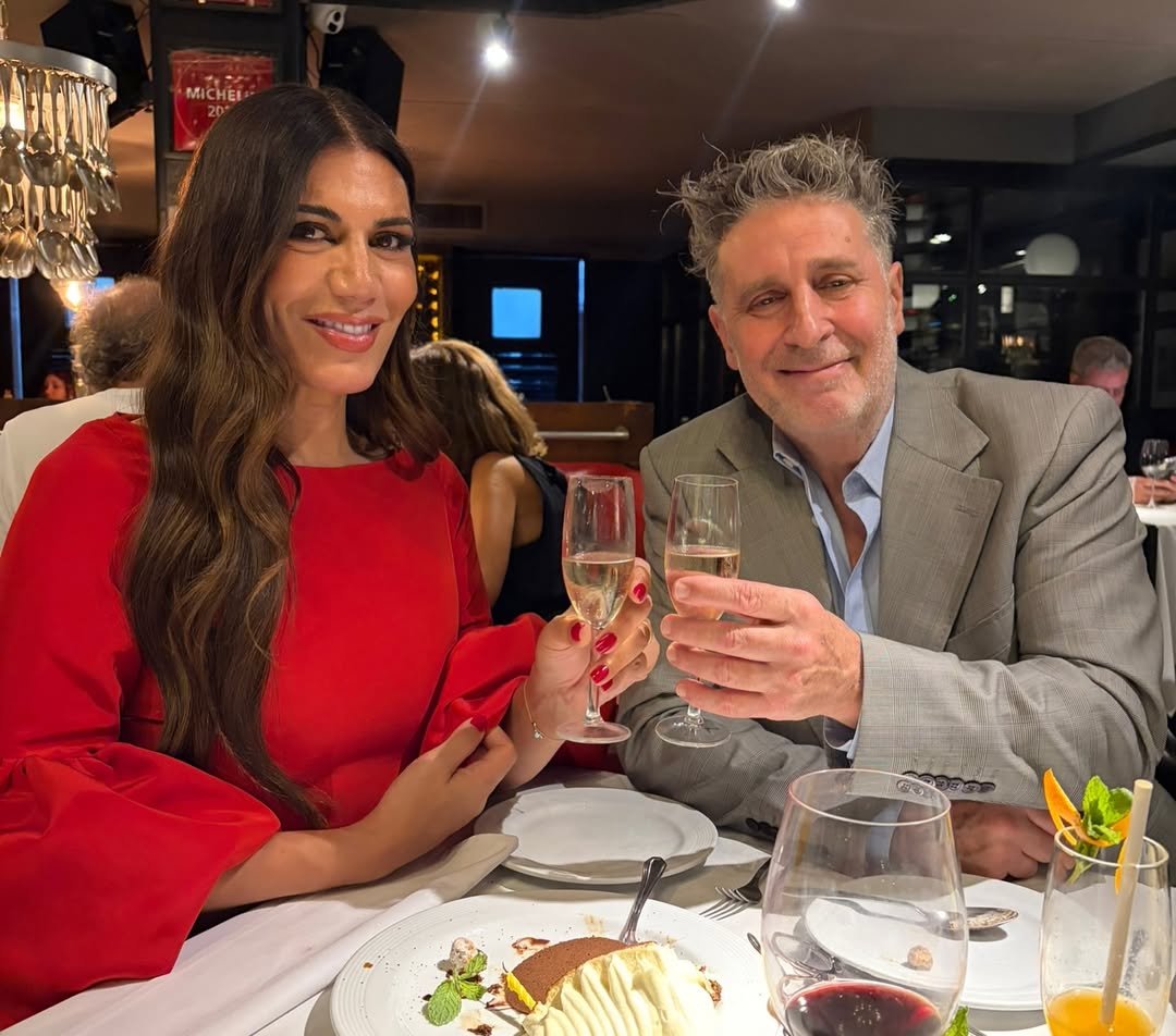 Flor de la V brinda con su esposo, Pablo Goycochea | Fuente: Instagram/flordelave