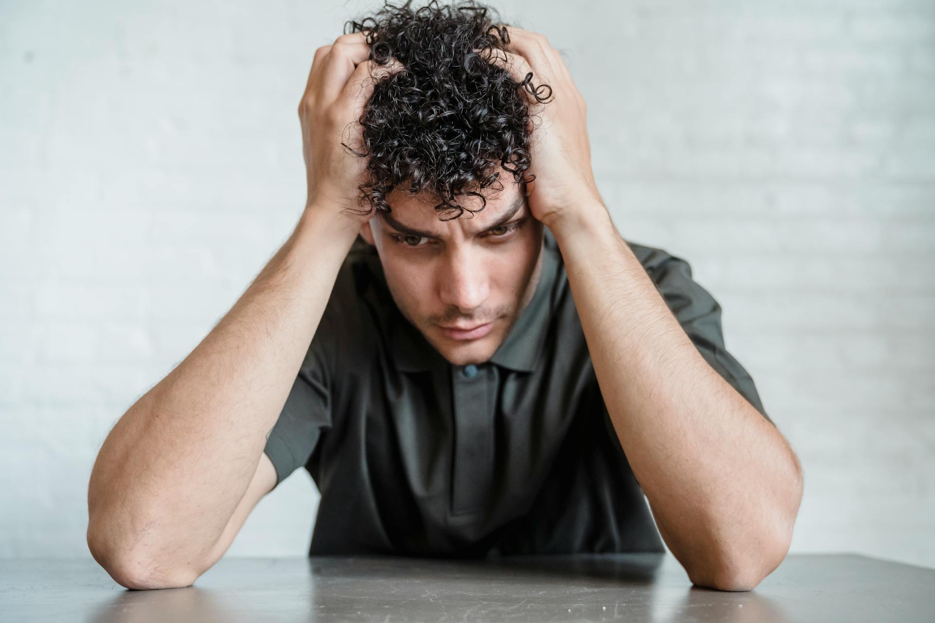 Un hombre culpable | Fuente: Pexels