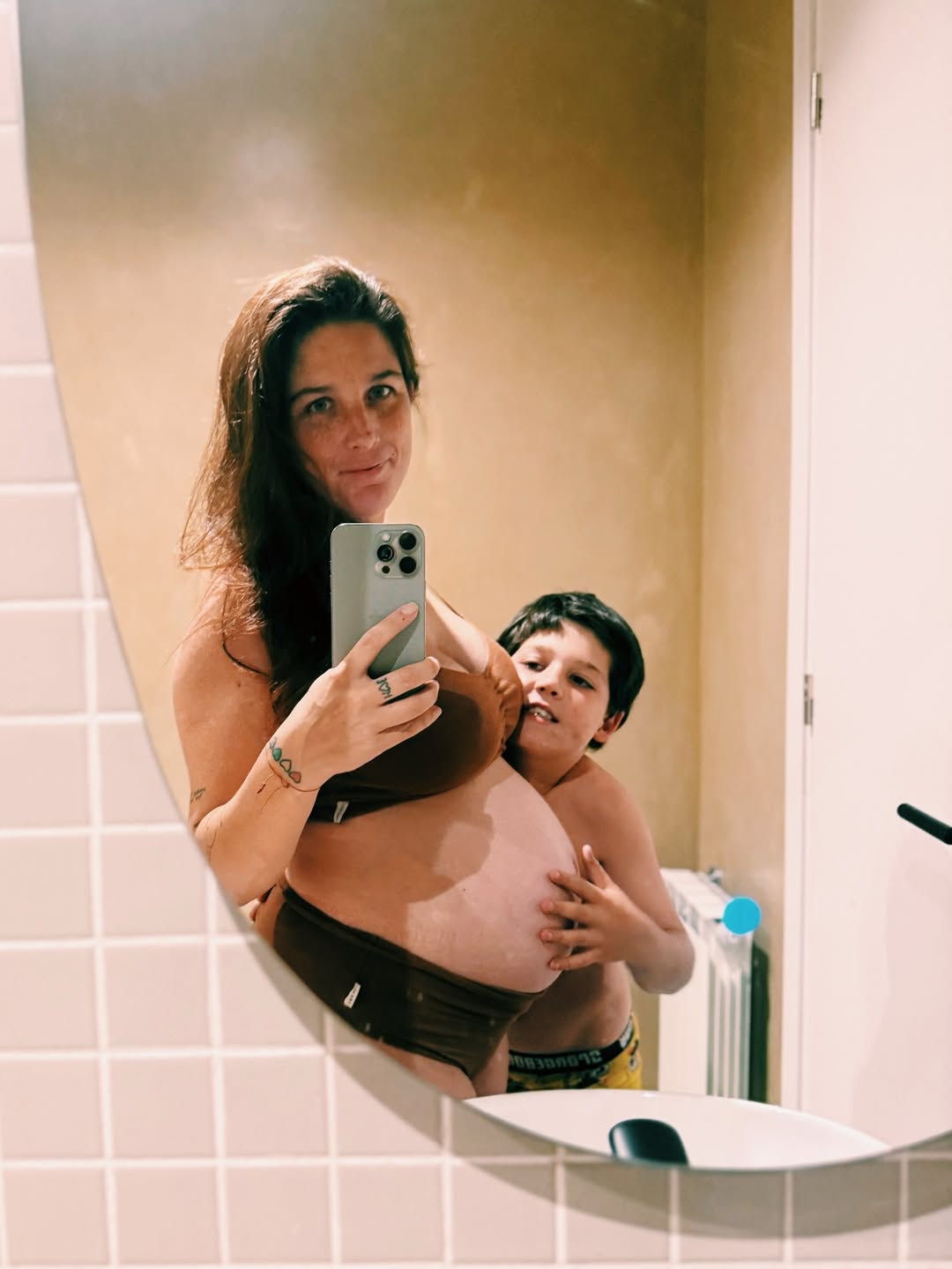 Juana Repetto junto a su hijo Toribio | Fuente: Instagram/juanarepettook