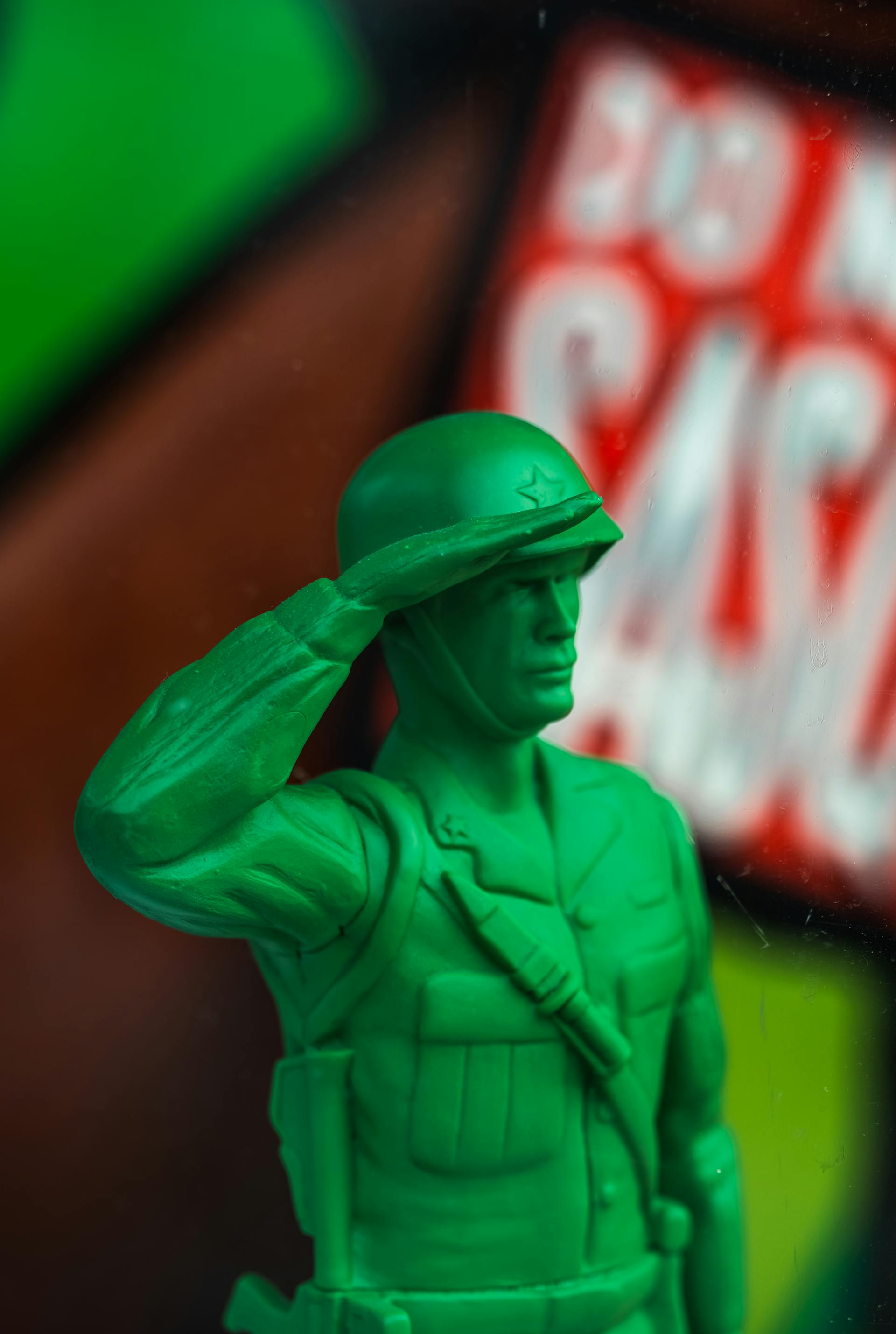 Un soldado de juguete de plástico verde | Fuente: Pexels