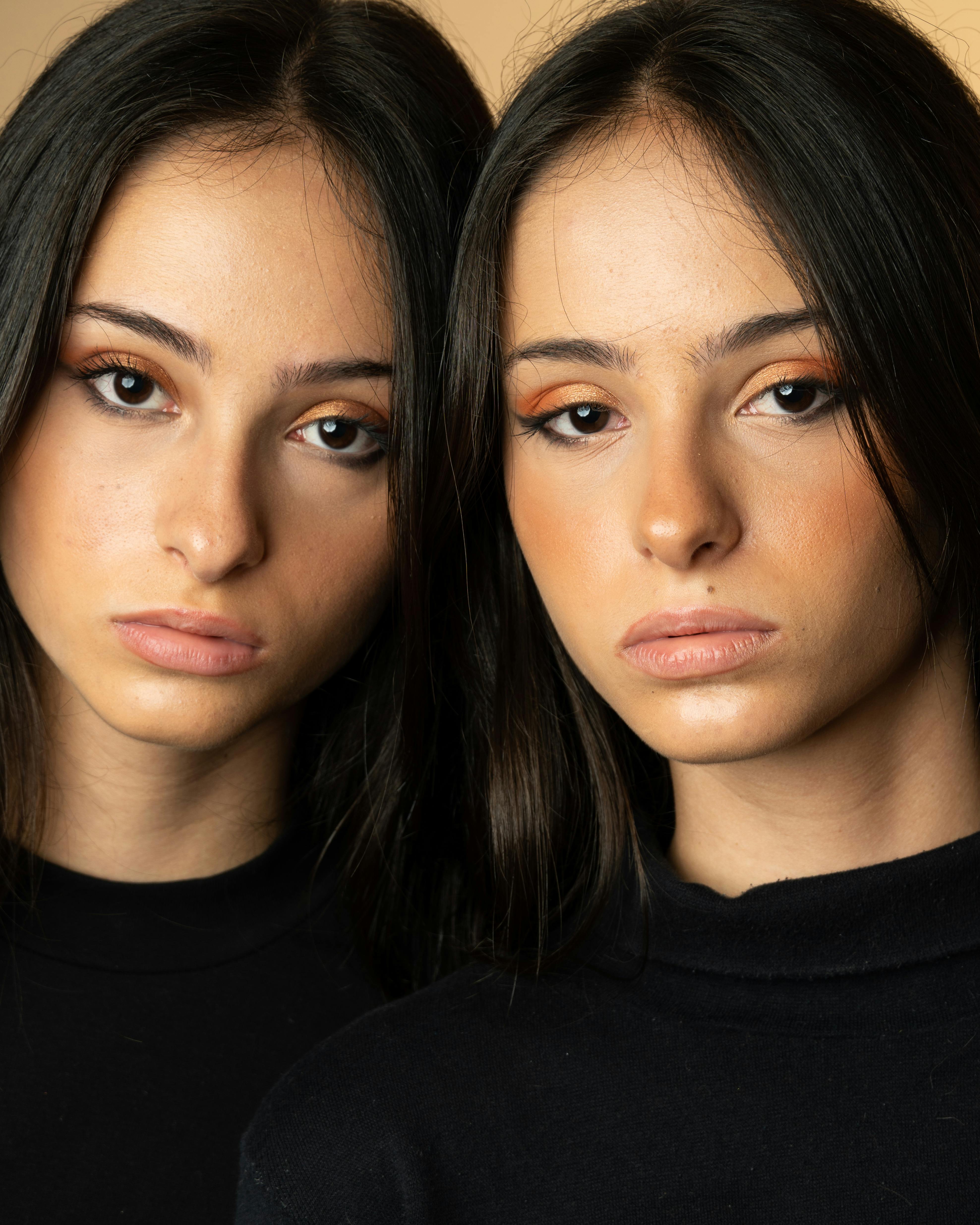 Retrato de hermana gemela | Fuente: Pexels