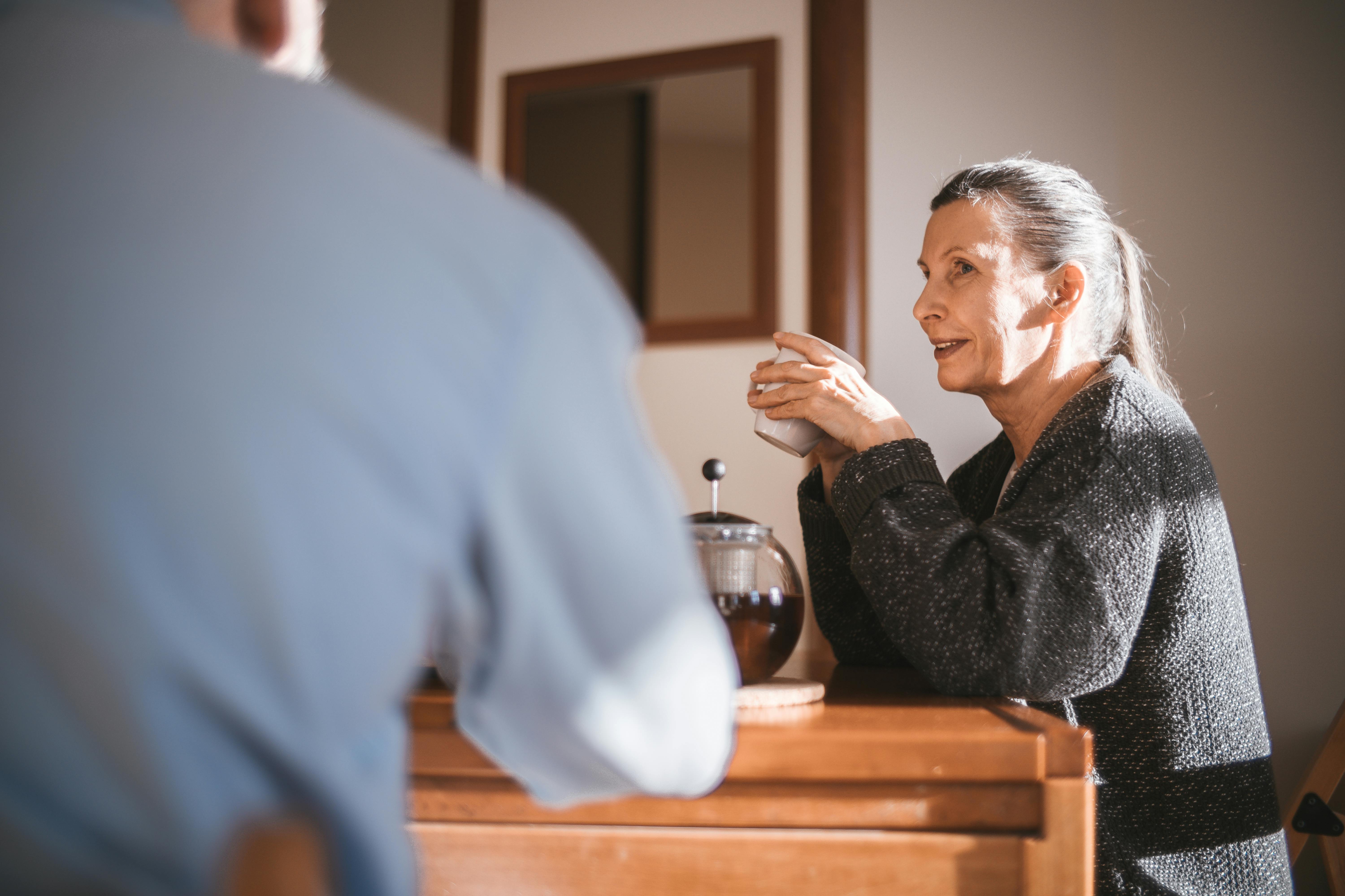 Una mujer sonriendo | Fuente: Pexels