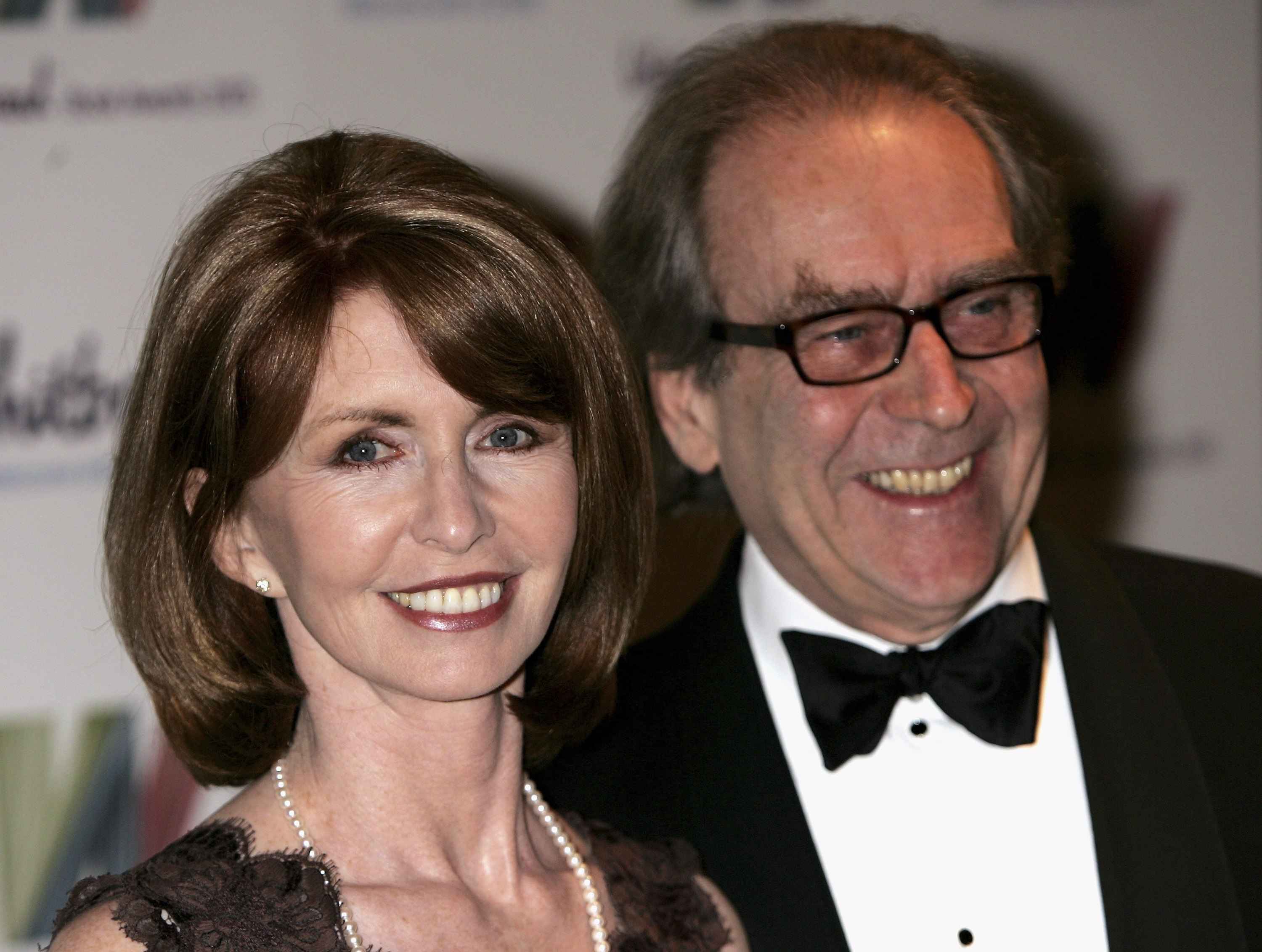 Jane Asher y Gerald Scarfe llegan al Premio Whitbread al Libro del Año 2005 el 24 de enero de 2006, en Londres, Inglaterra | Fuente: Getty Images