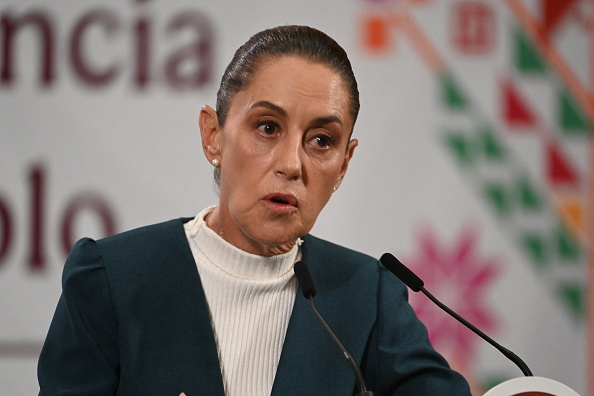 La presidenta de México, Claudia Sheinbaum, habla durante su conferencia de prensa diaria en el Palacio Nacional en Ciudad de México el 13 de octubre de 2025 | Fuente: Getty Images