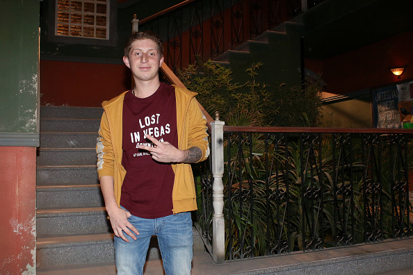 El actor mexicano Octavio Ocaña posa para una foto durante la presentación de la quinta temporada del programa de TV "Vecinos" el 8 de marzo de 2019 en Ciudad de México, México | Fuente: Getty Images
