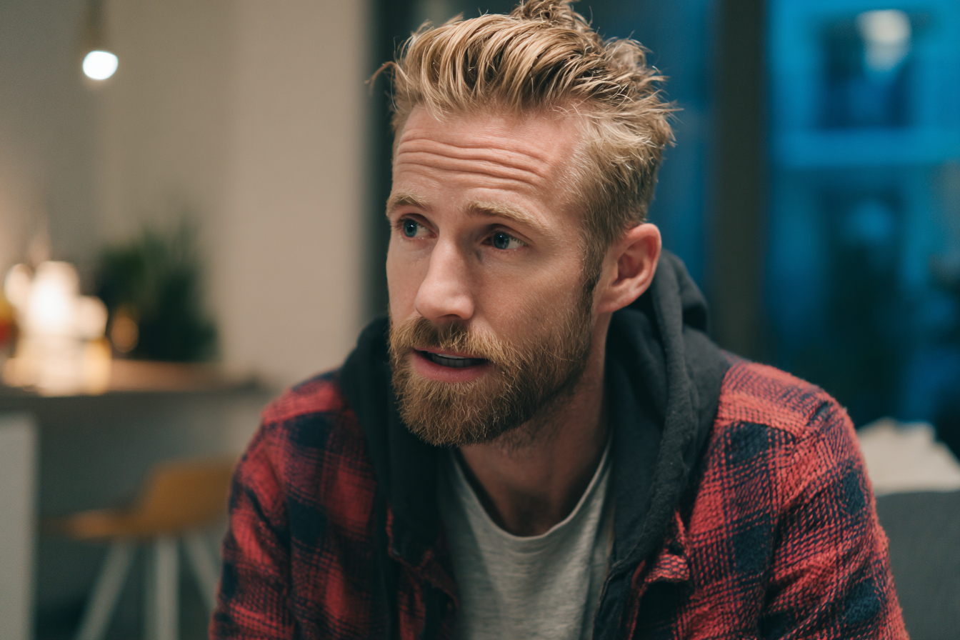Un hombre en el apartamento de su amigo | Fuente: Midjourney
