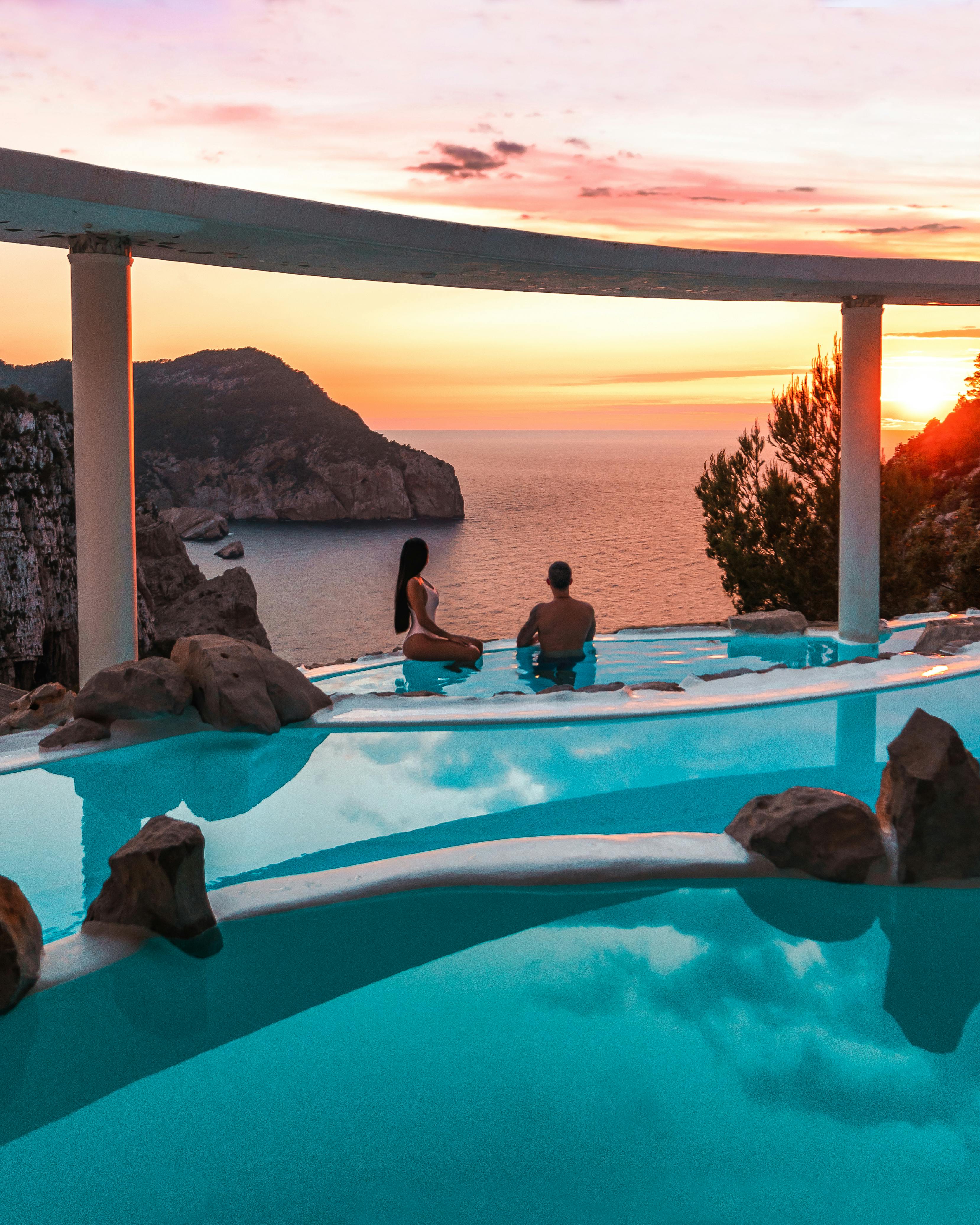 Pareja en unas lujosas vacaciones | Fuente: Pexels