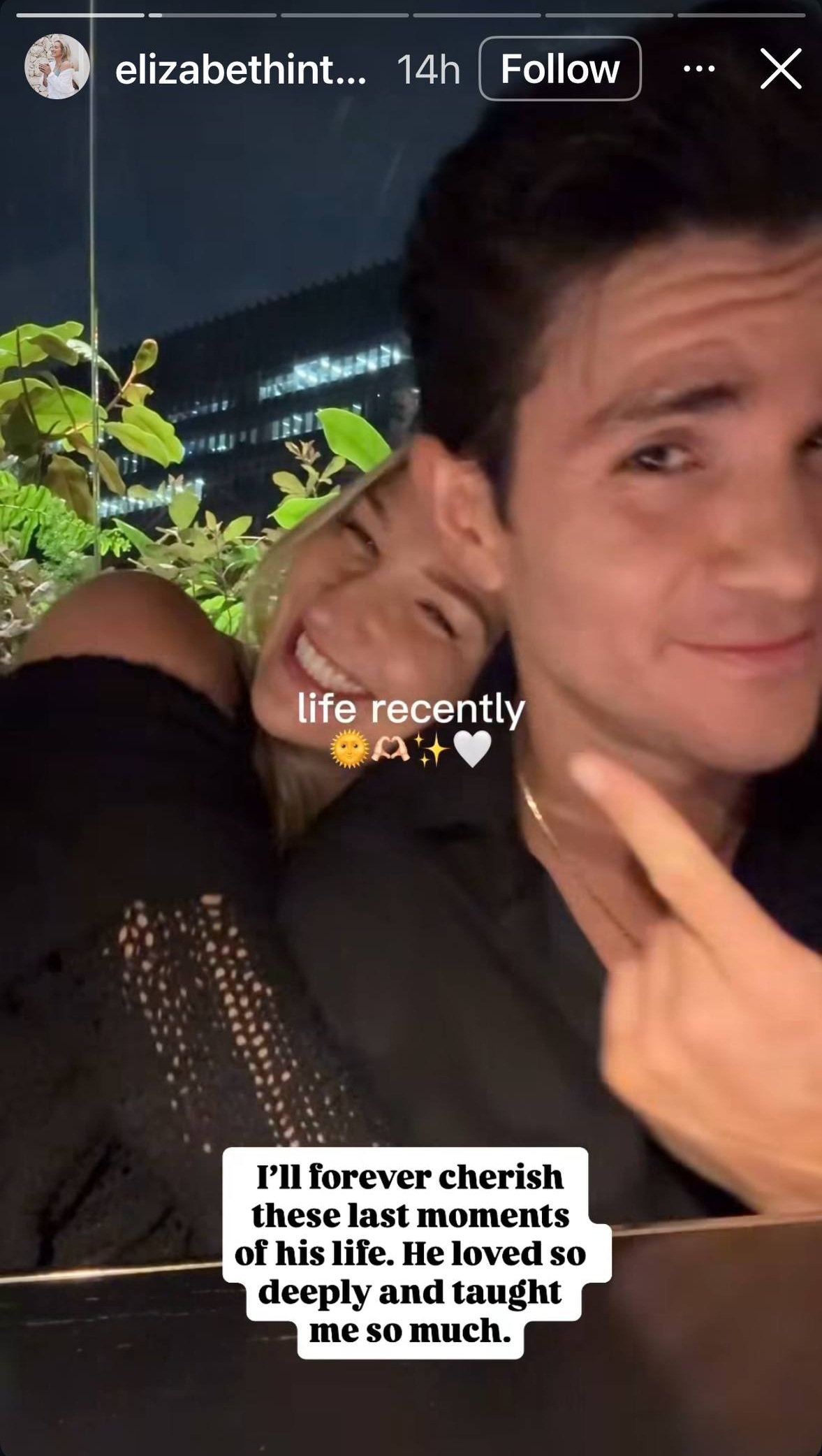 Imagen de Juan Carlos Ramírez y su novia, Elizabeth Schmidt, acompañada de un mensaje | Fuente: Instagram Stories/elizabethintulum