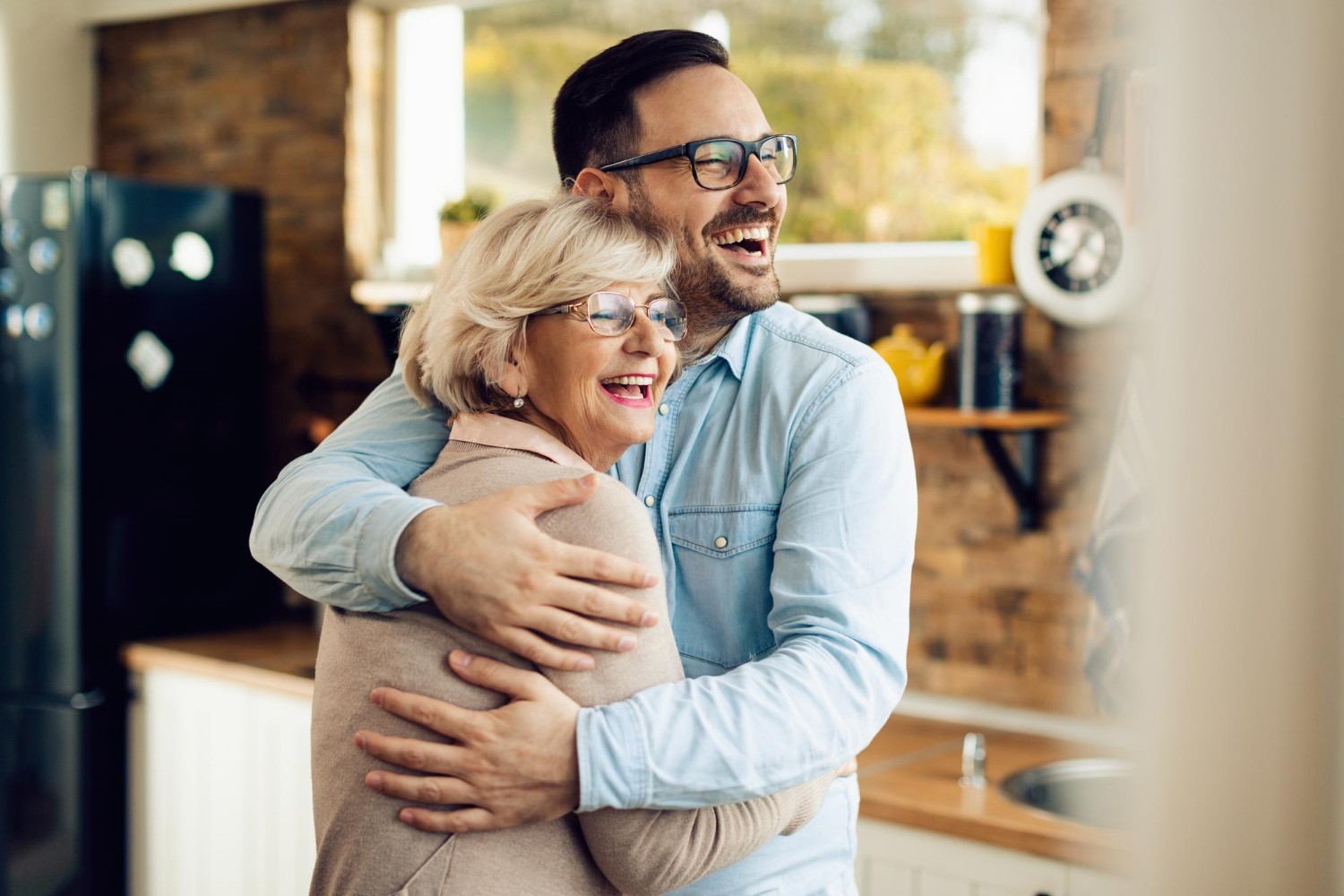 Una madre con su hijo | Fuente: Freepik